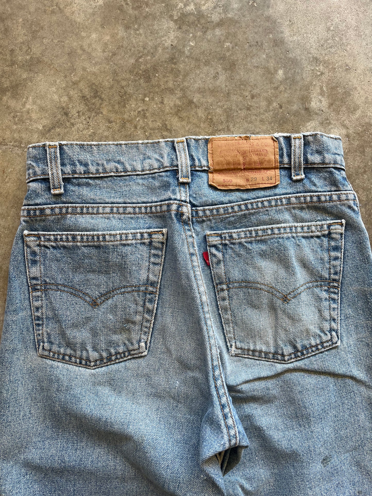 (29 x 34) Levi 550 Denim Jeans