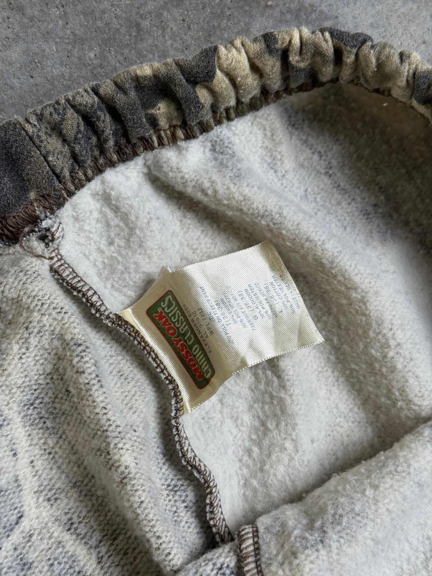 (L) Vintage Mossy Oak Camo Sweatpants