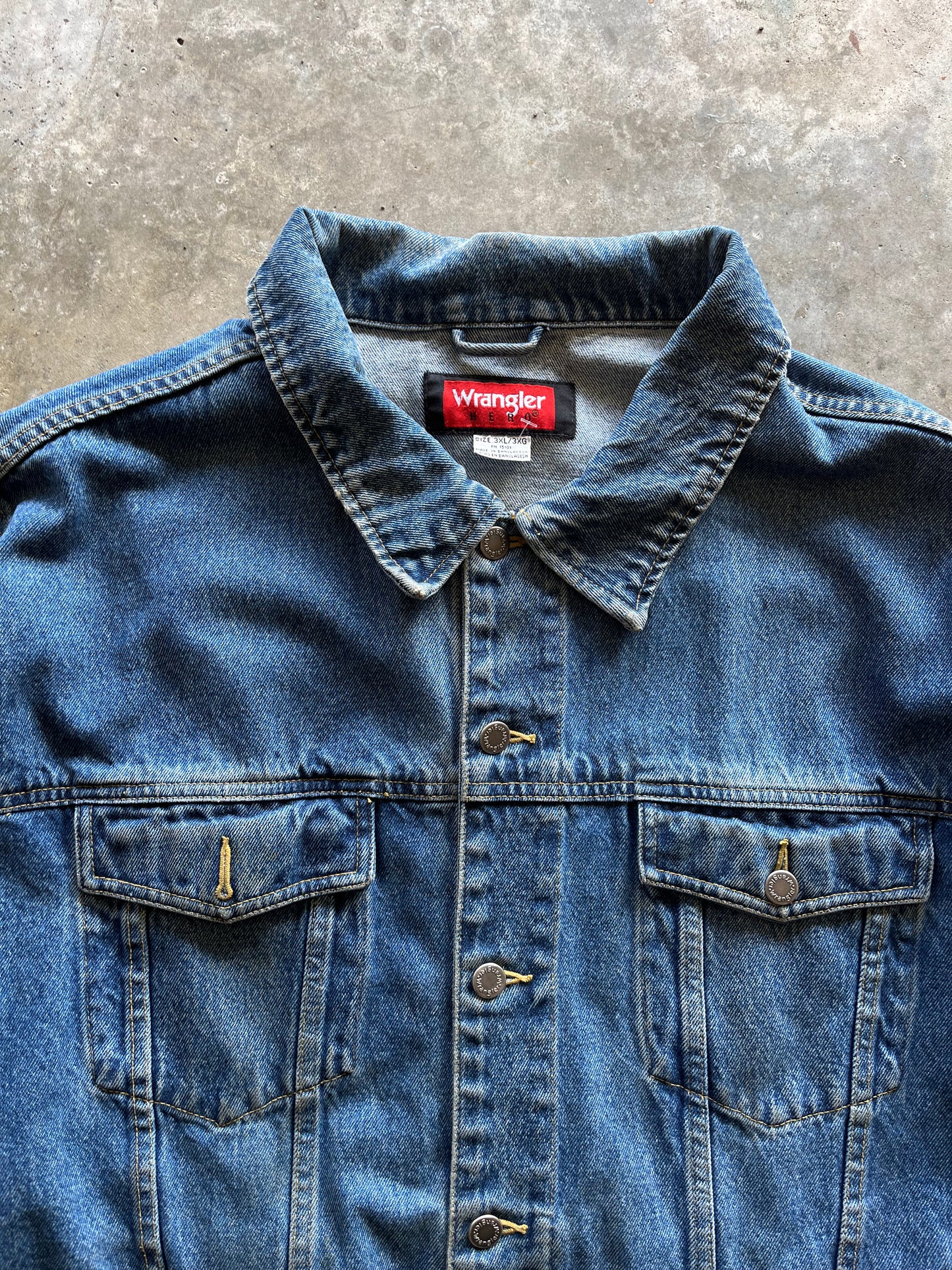 (XXXL) Wrangler Denim Button Up