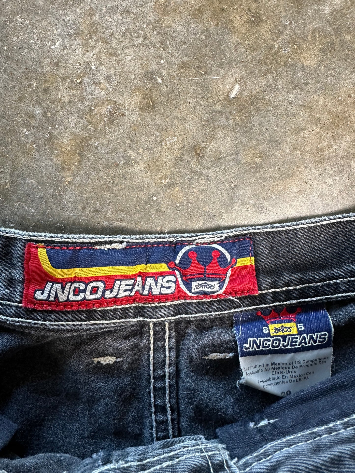 (29) JNCO Dragon Jorts