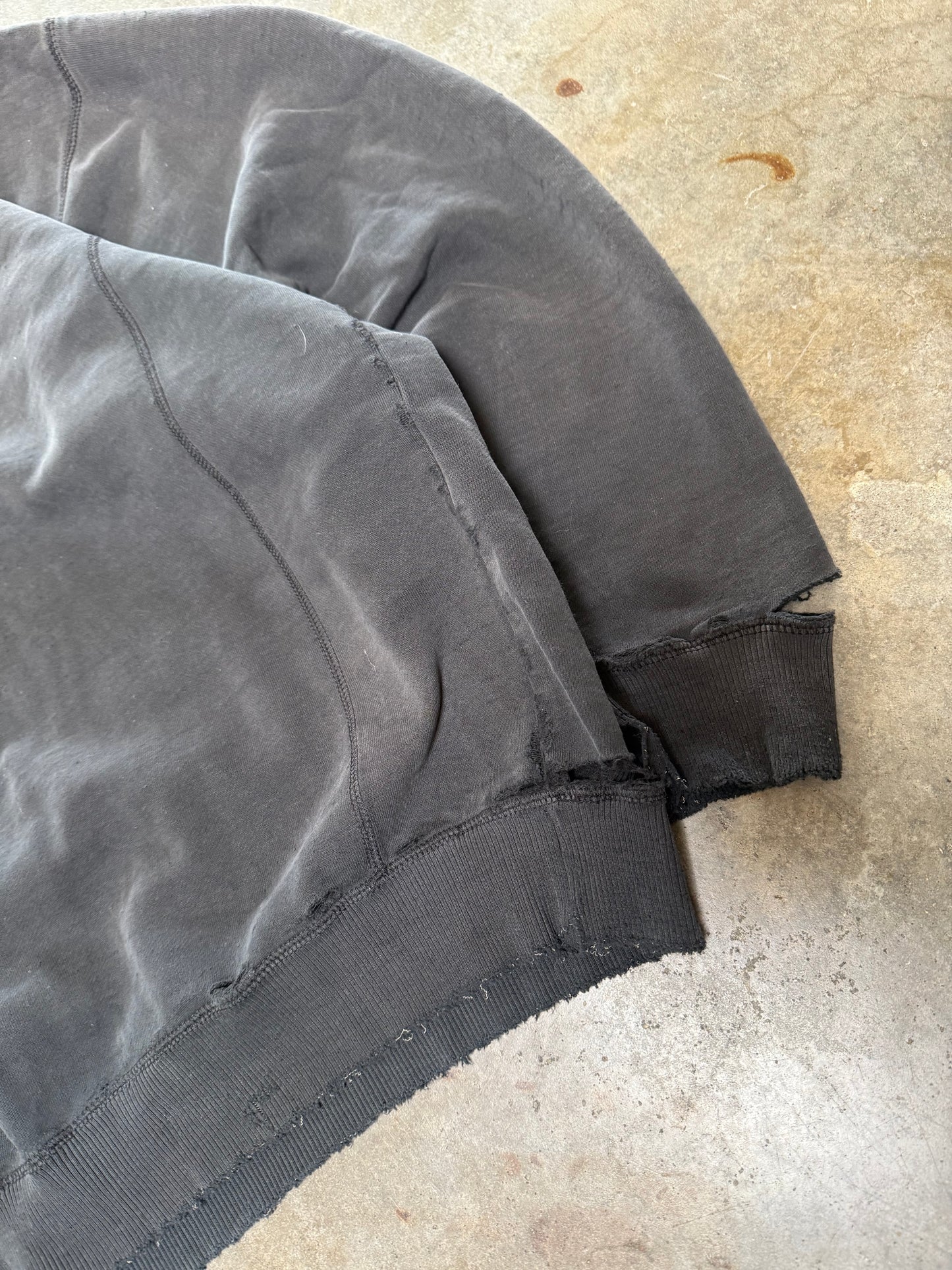 (XL) Vintage Reebok Thrashed Sweatshirt