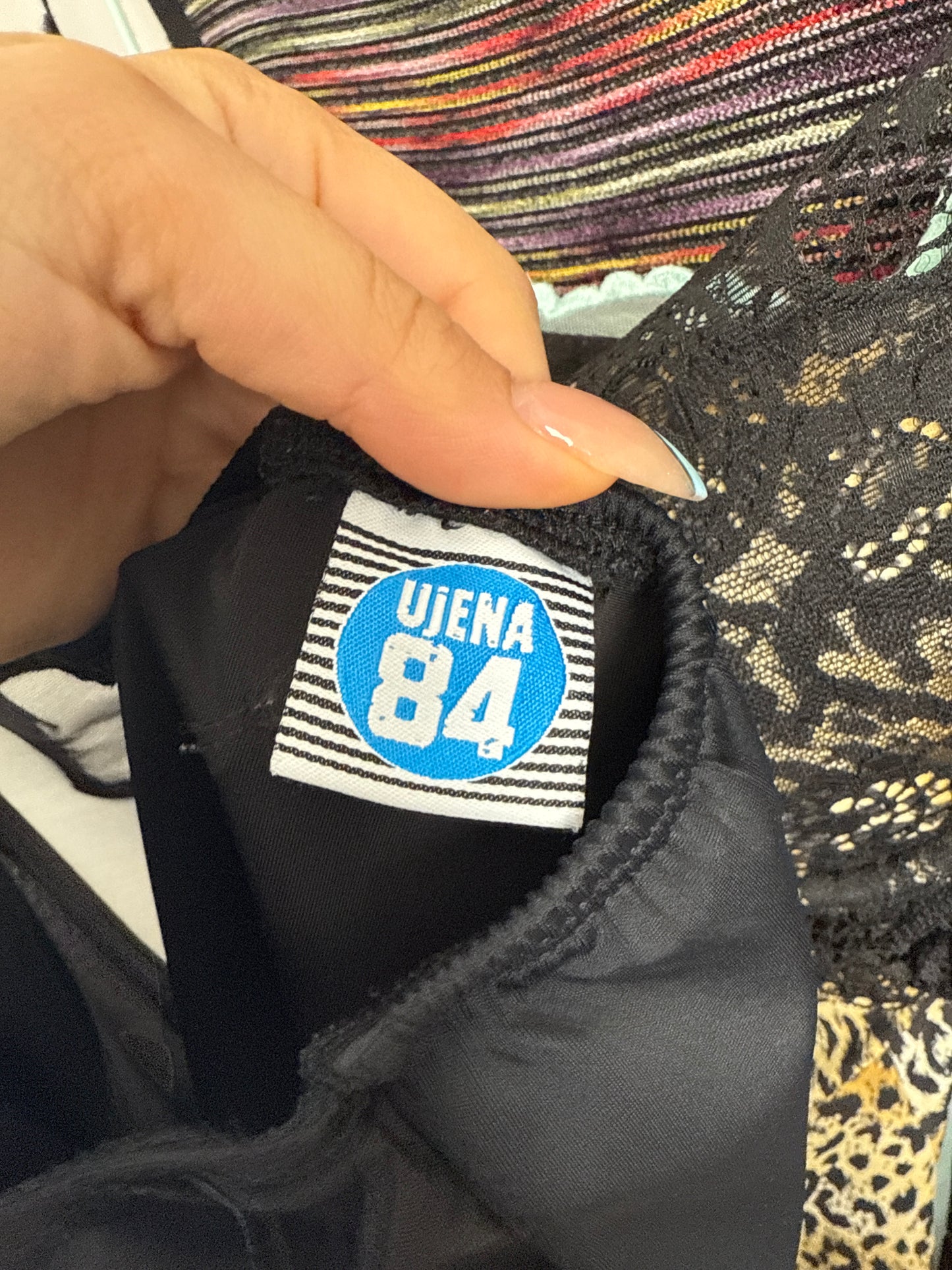 (M) 00s Open-Back V-Neck