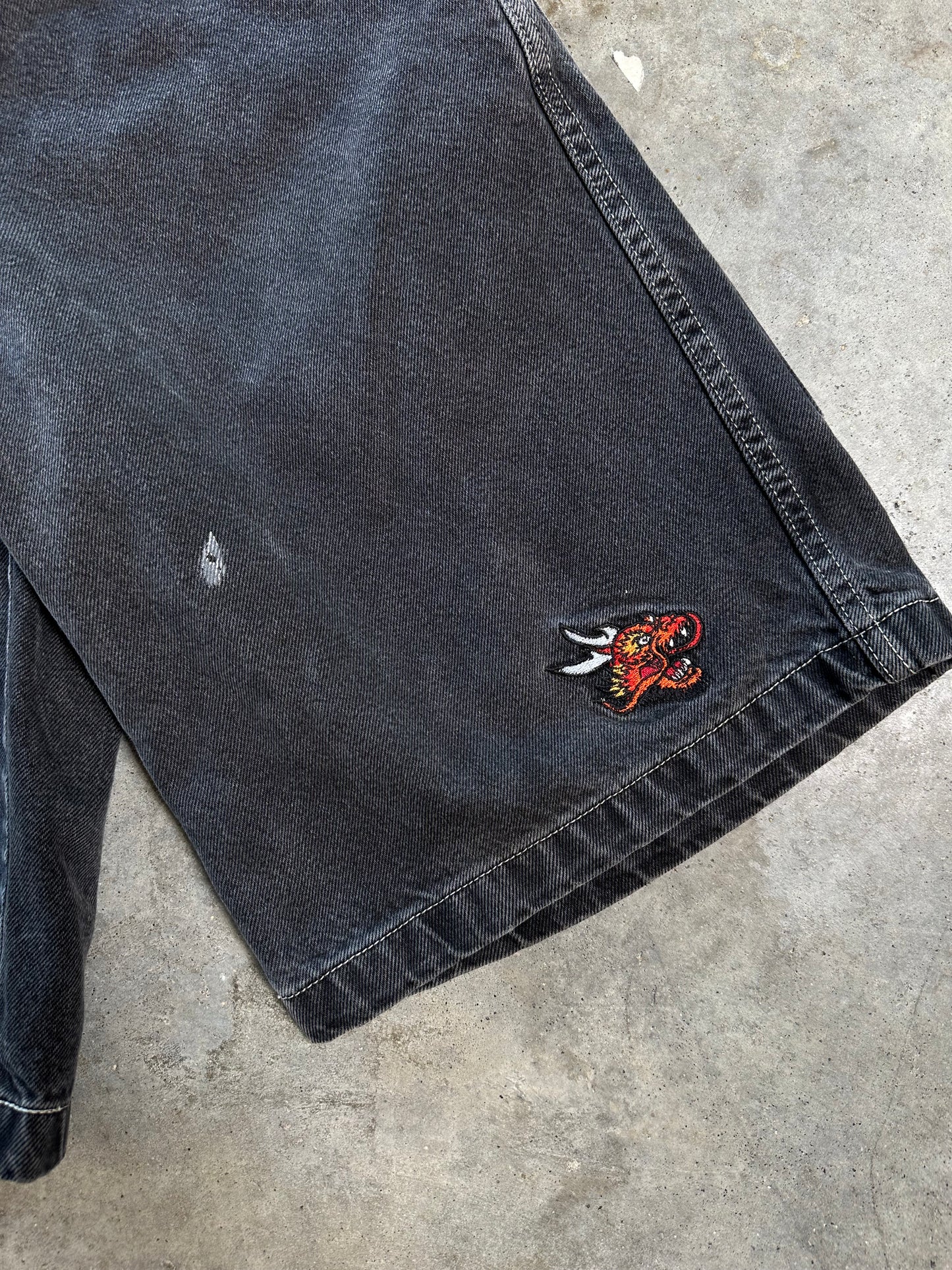 (29) JNCO Dragon Jorts