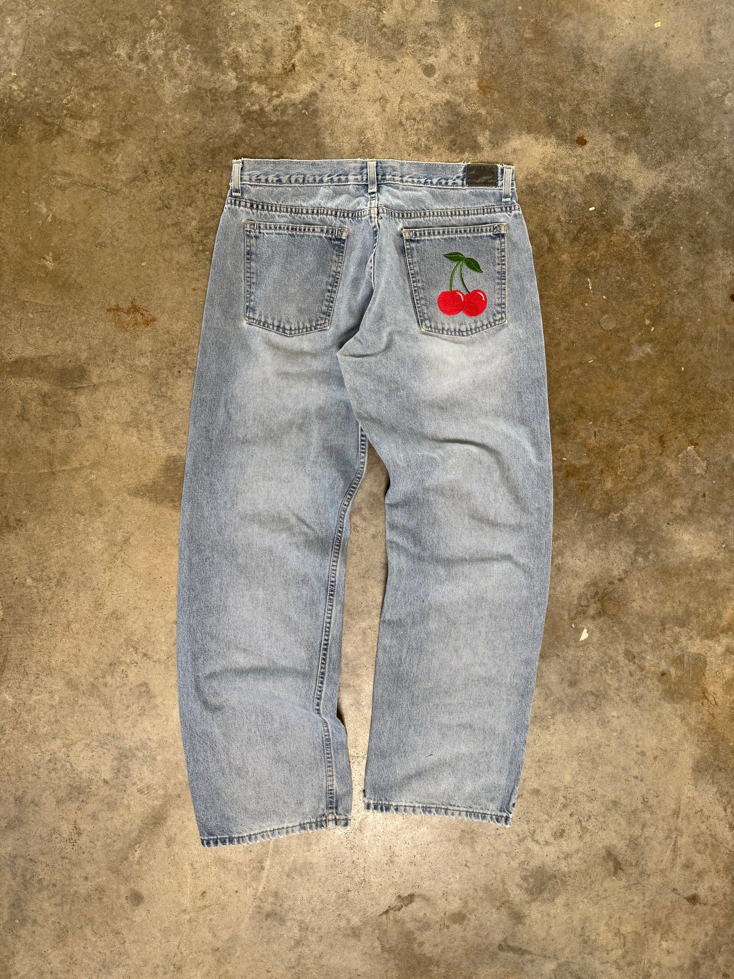 (13) Vintage Levi Silver-Tab Embroidered Jeans