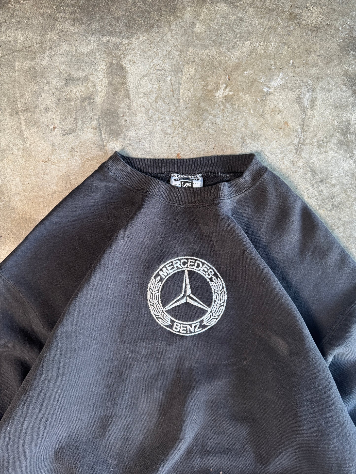 (M) 90s Embroidered Mercedes-Benz Sweatshirt