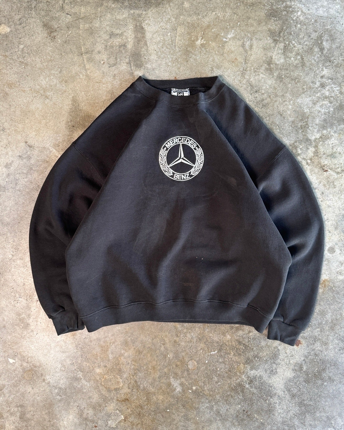 (M) 90s Embroidered Mercedes-Benz Sweatshirt