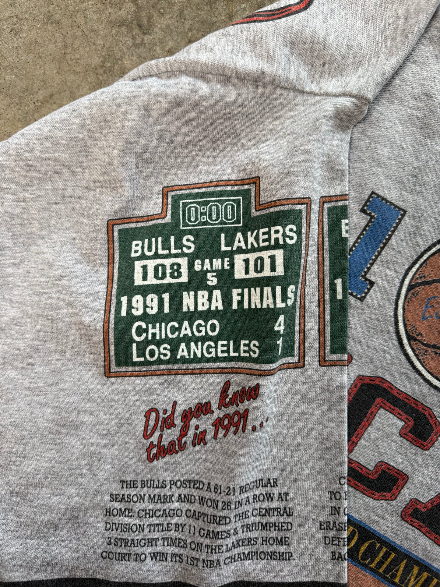 (XL) 1992 Bulls Quarter-Sleeve