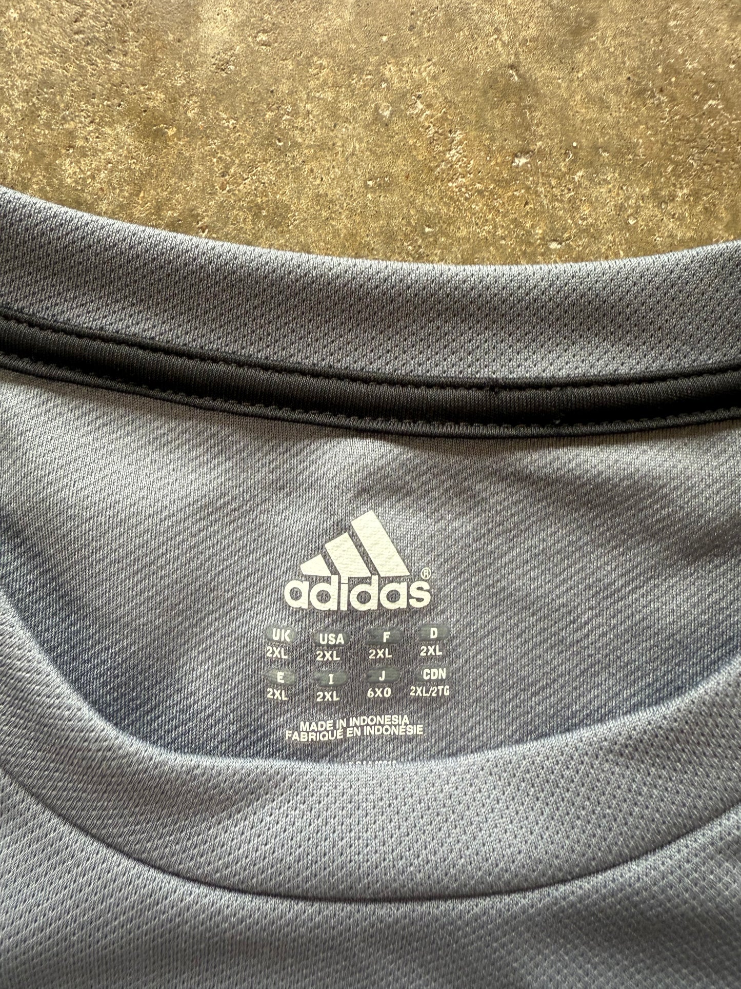 (XXL) 00s Adidas Tee