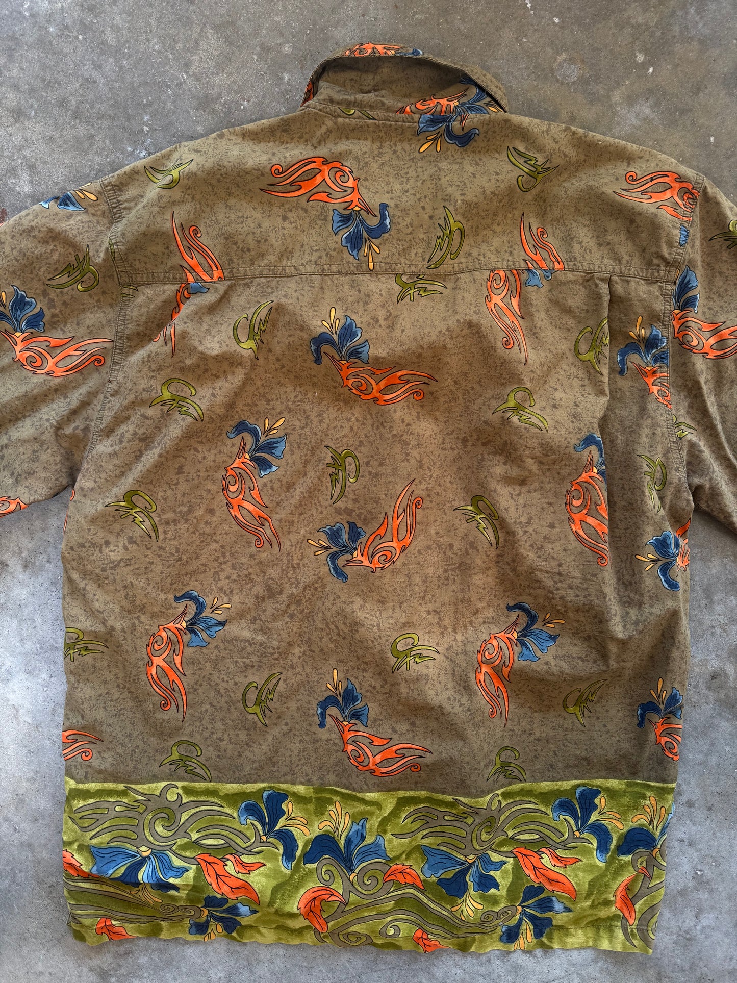 (M) 00s Button-Up