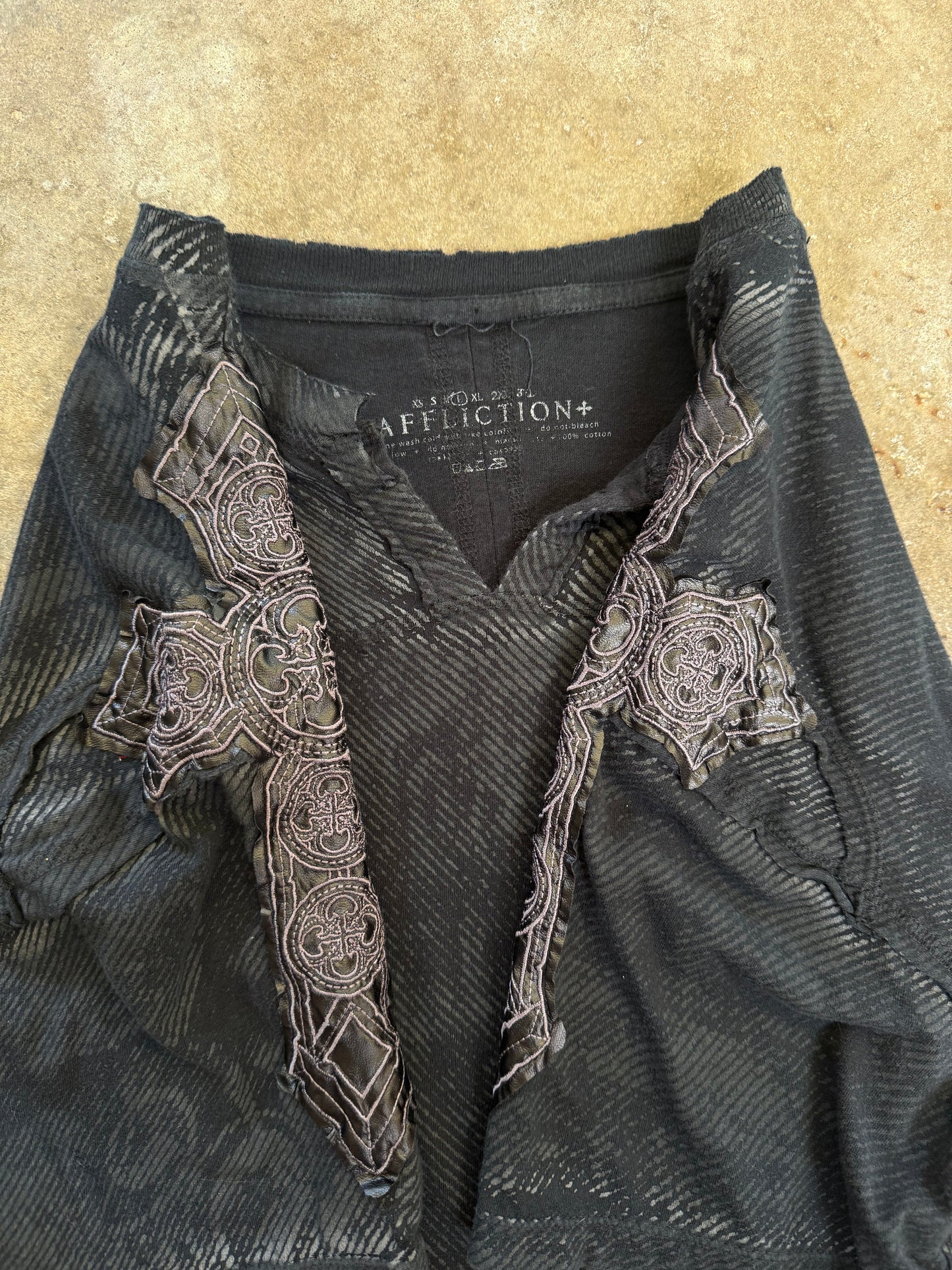 (L) 00s Affliction Tee