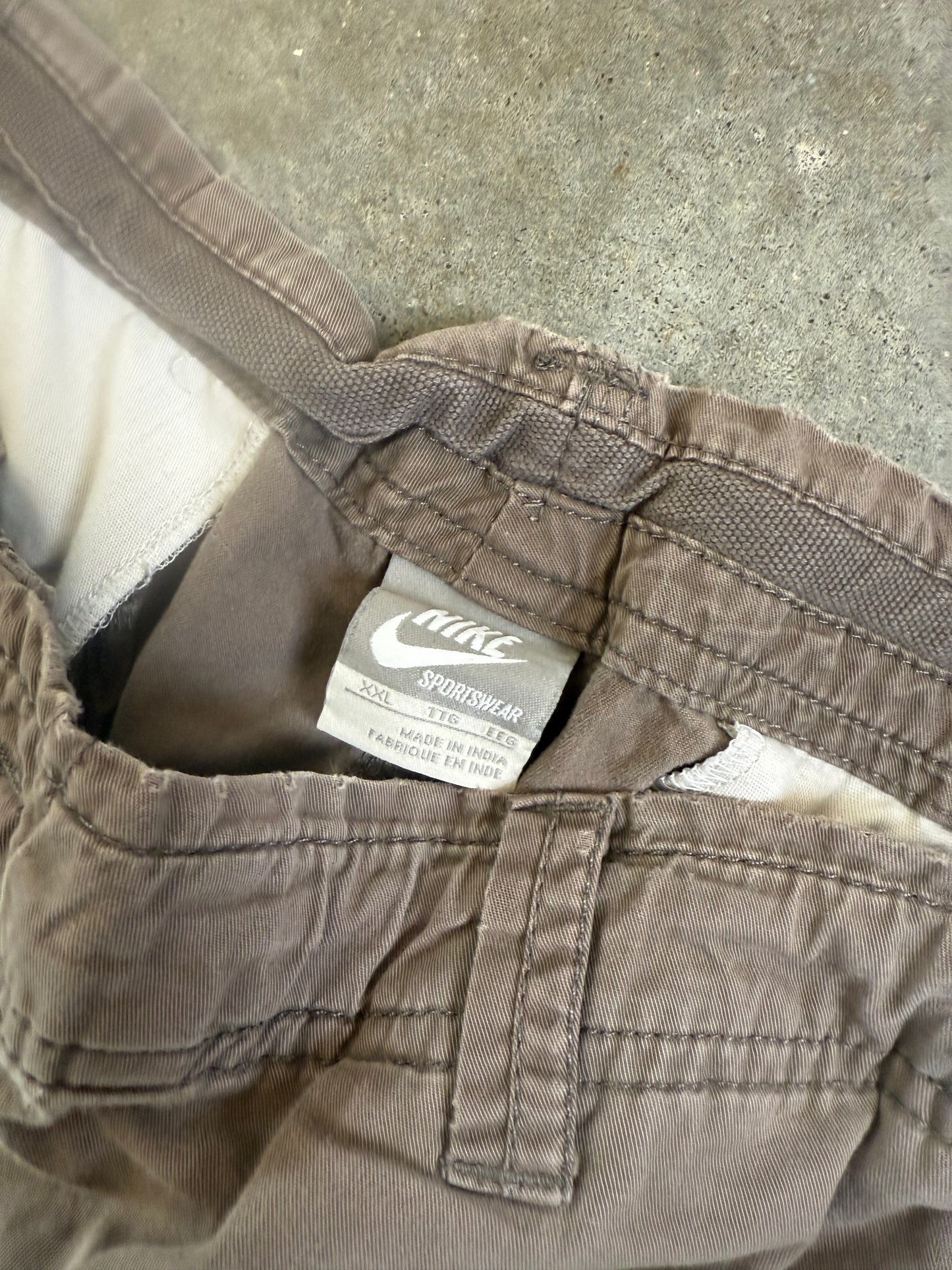 (XXL) 00s Nike Cargo Shorts