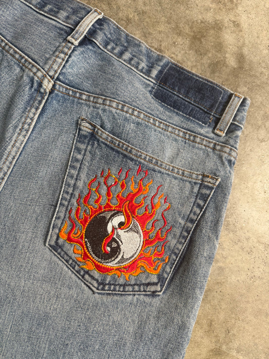 (34) Vintage Embroidered Jorts