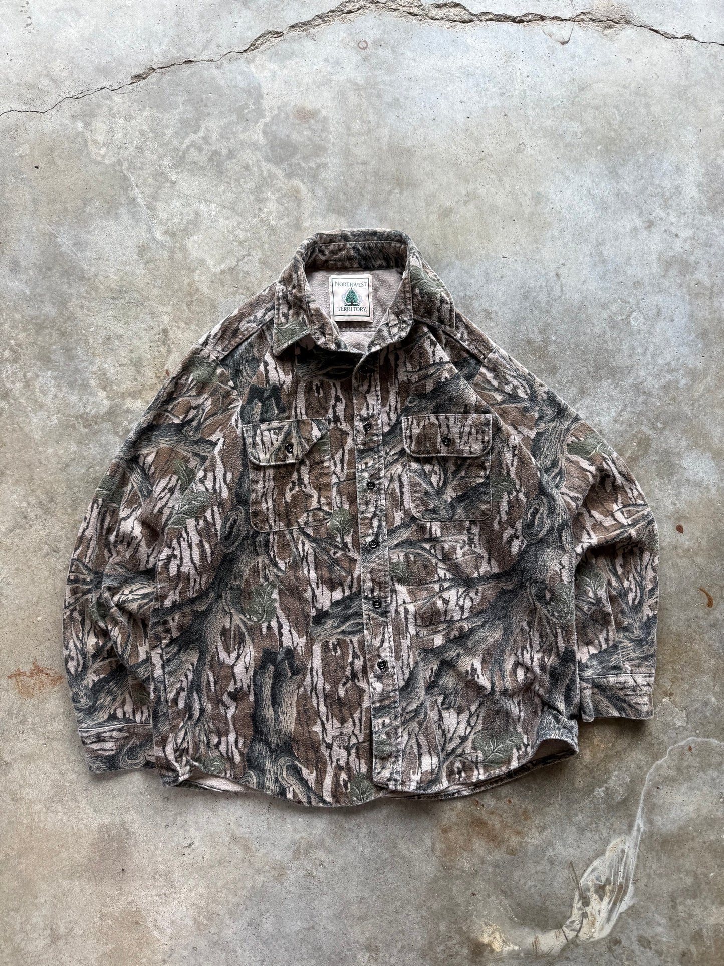 (XL) Vintage Camo Button-Up