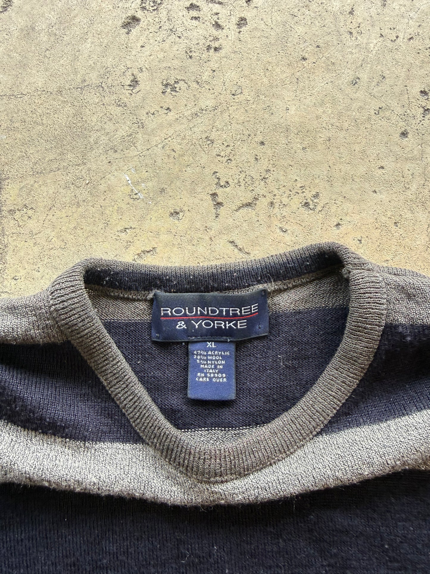 (XL) 00s Y2K RoundTree & Yorke Longsleeve
