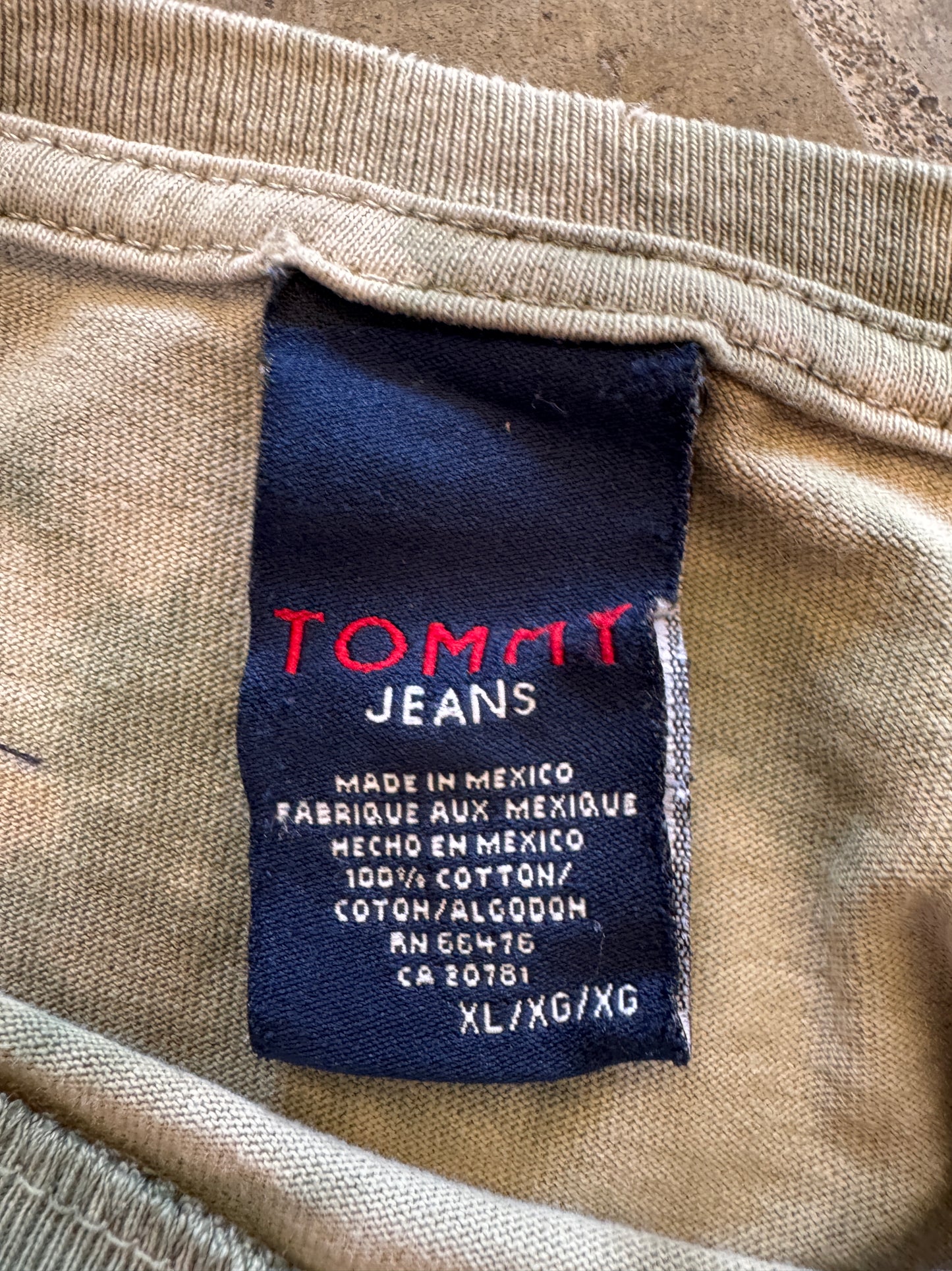 (XL) 00s Tommy Hilfiger Tee