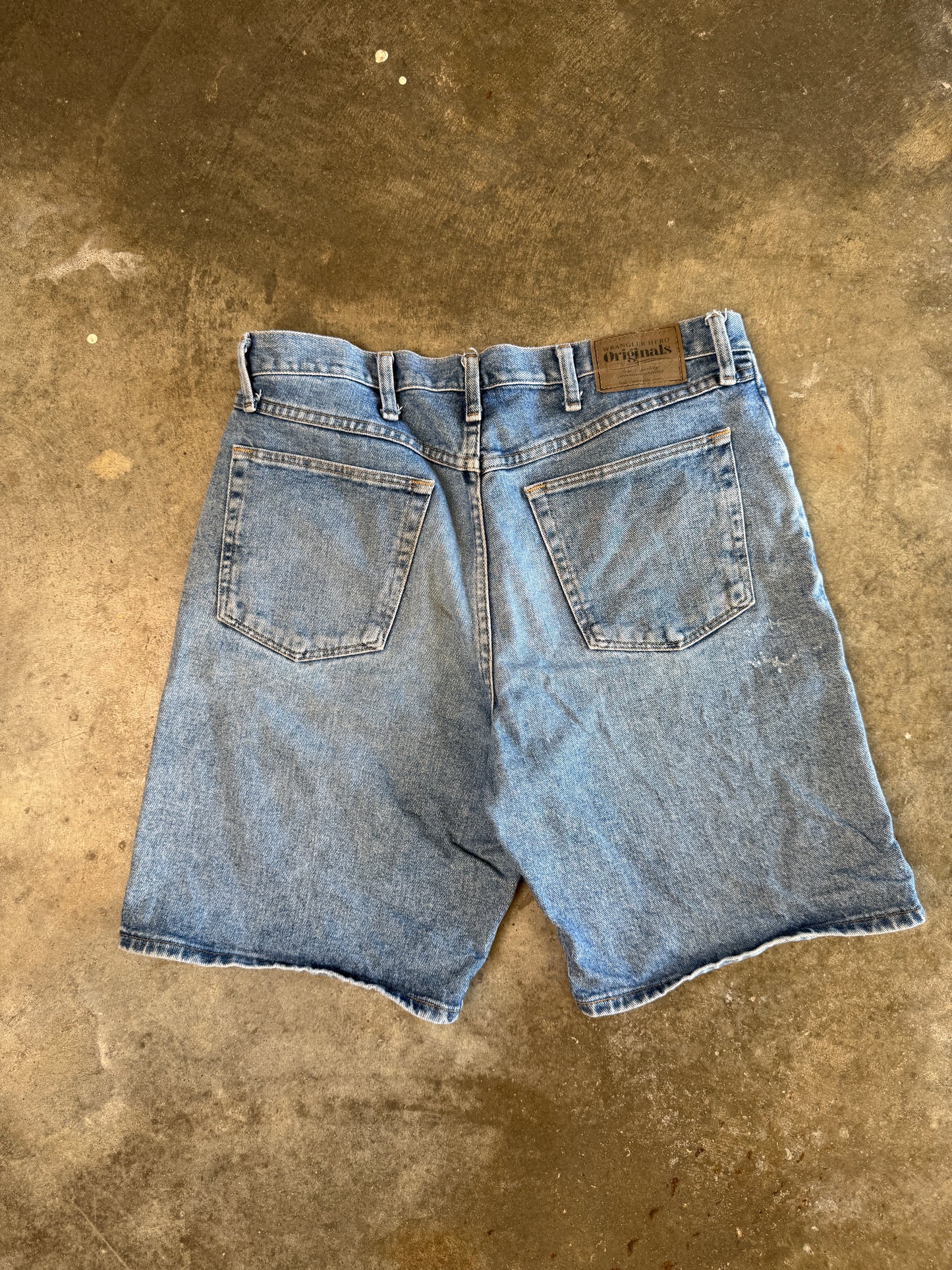(34) 00s Wrangler Jorts