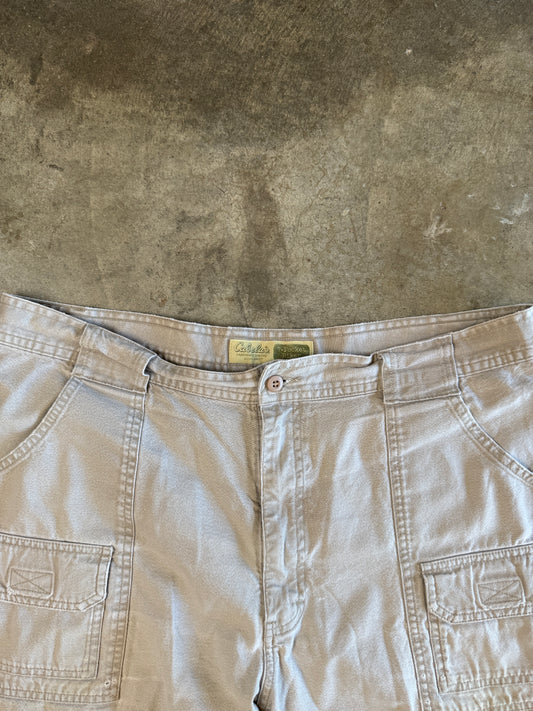 (38) 00s Cabela's Cargo Shorts