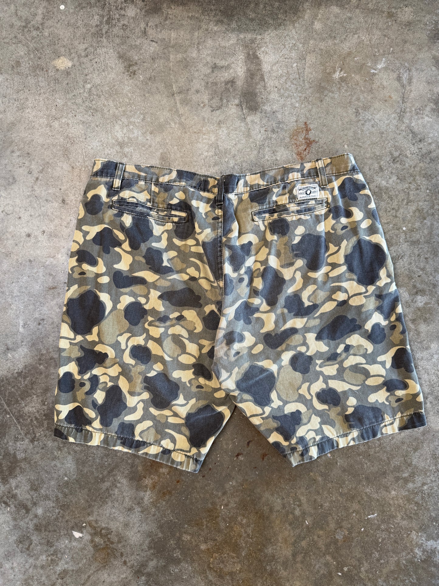 (40) 00s Camo Shorts