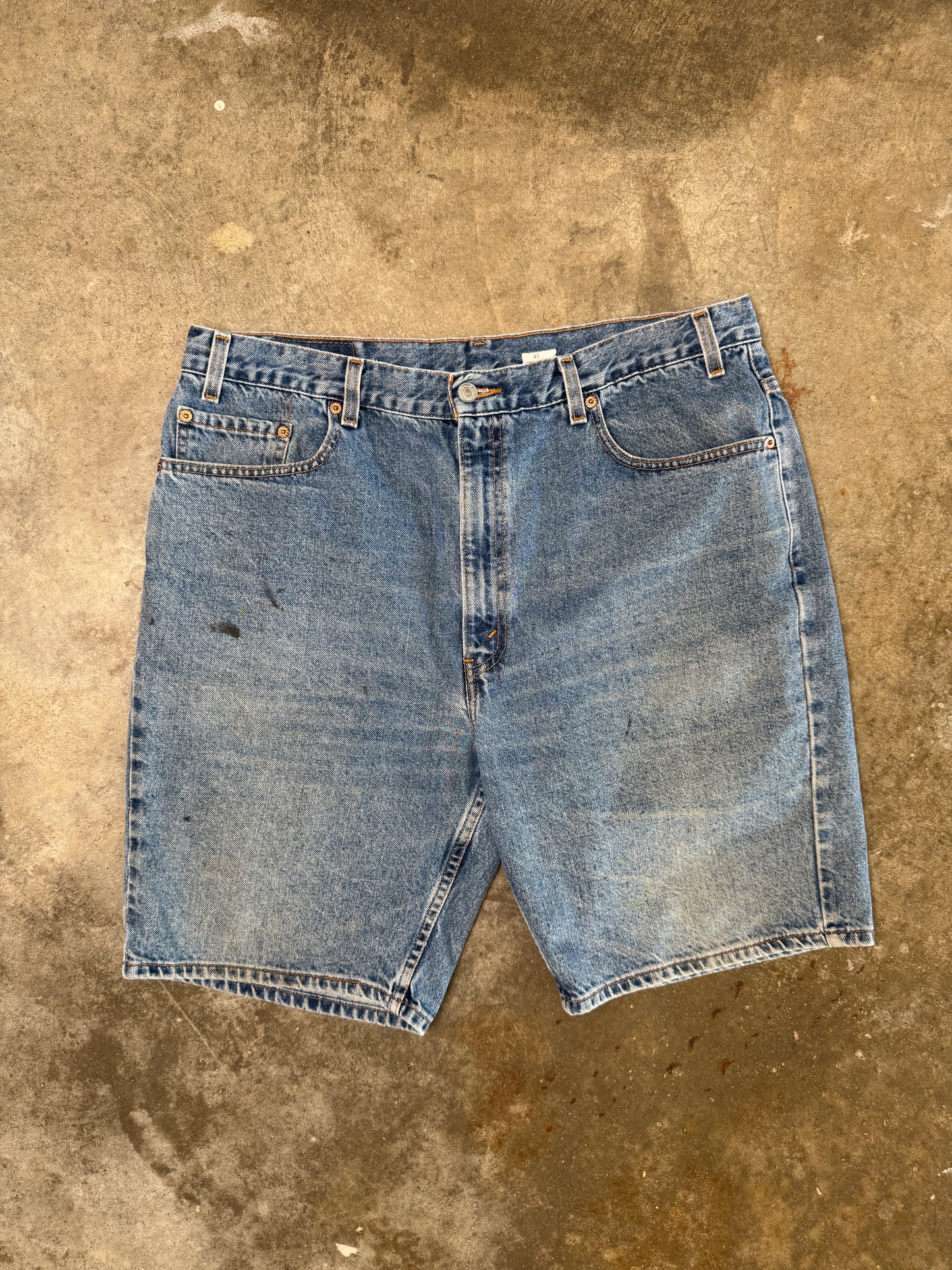 (40) Vintage Levi Denim Jorts