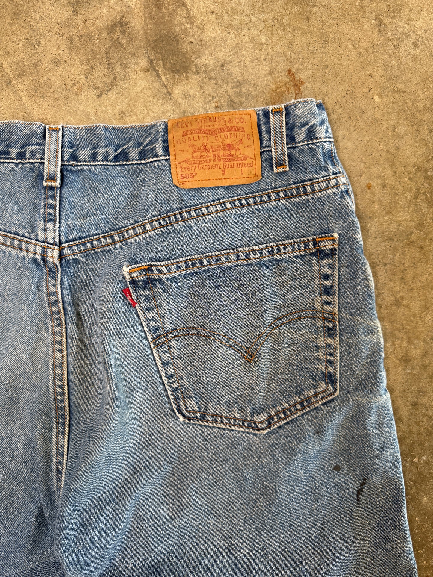 (40) Vintage Levi Denim Jorts