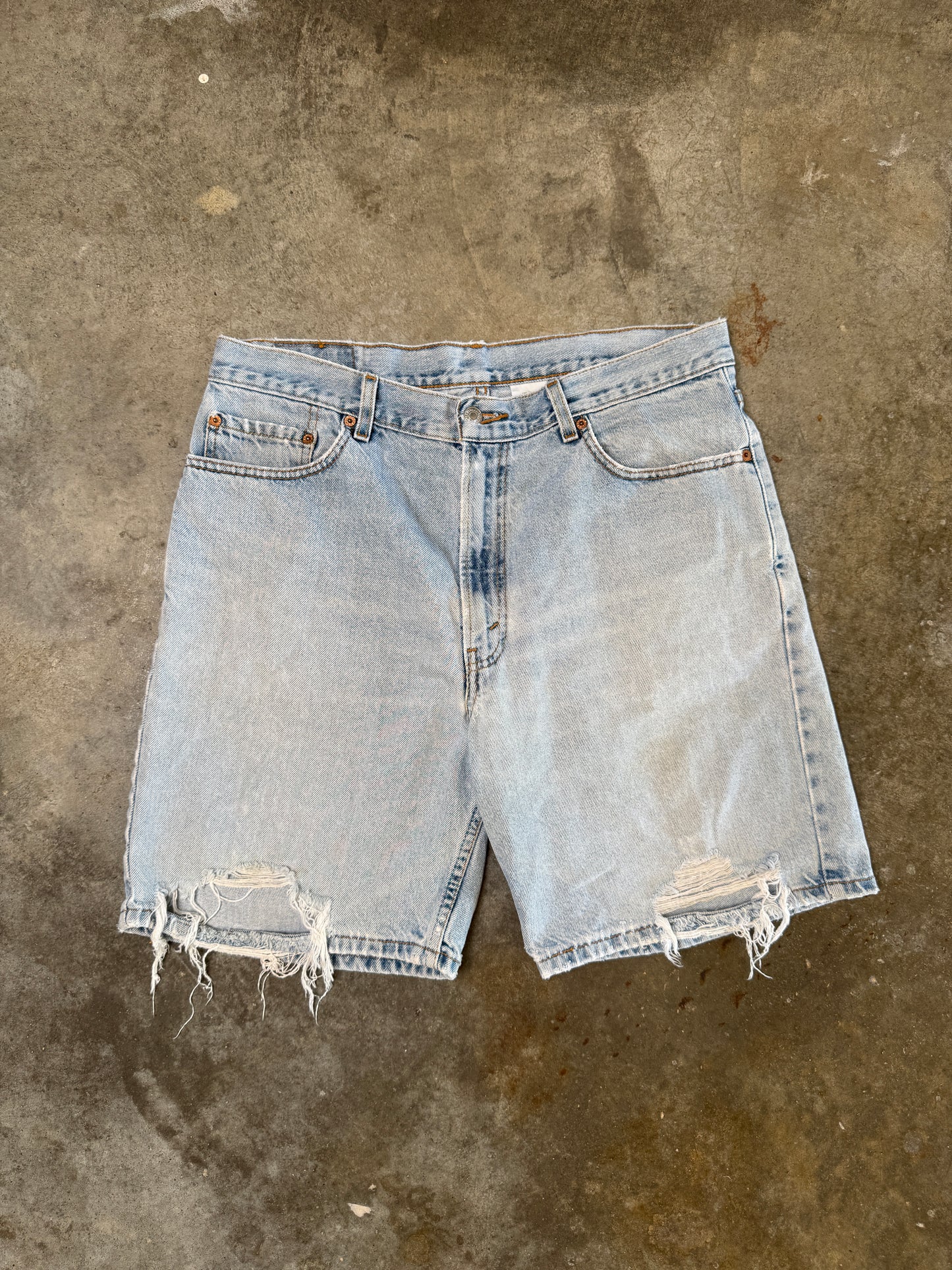 (36) 00s Levi Jorts