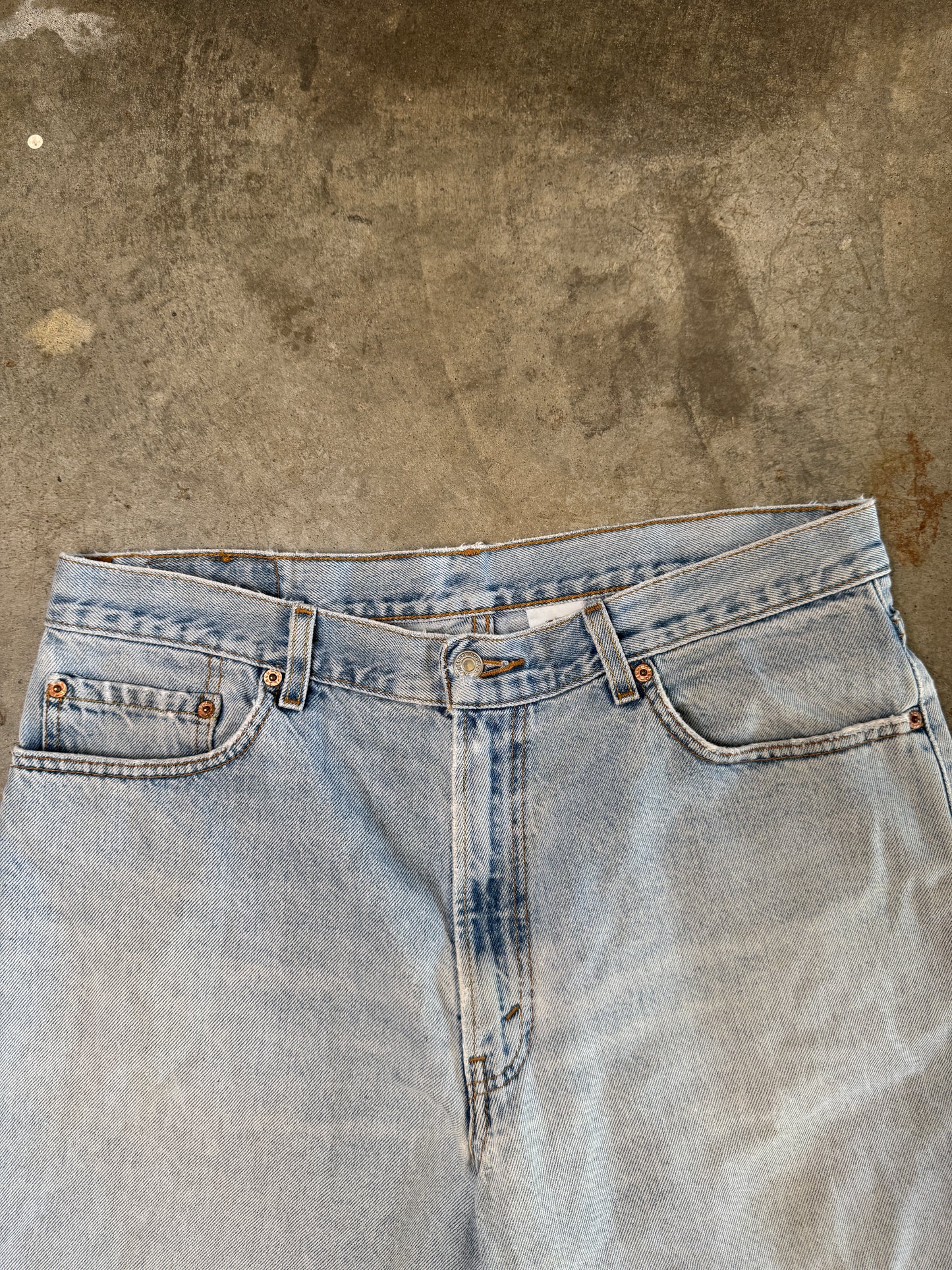 (36) 00s Levi Jorts