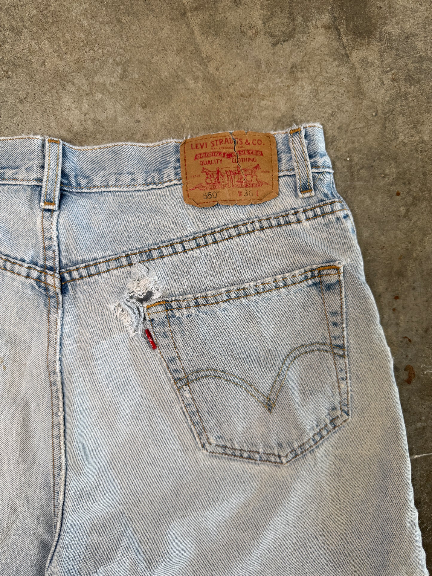 (36) 00s Levi Jorts