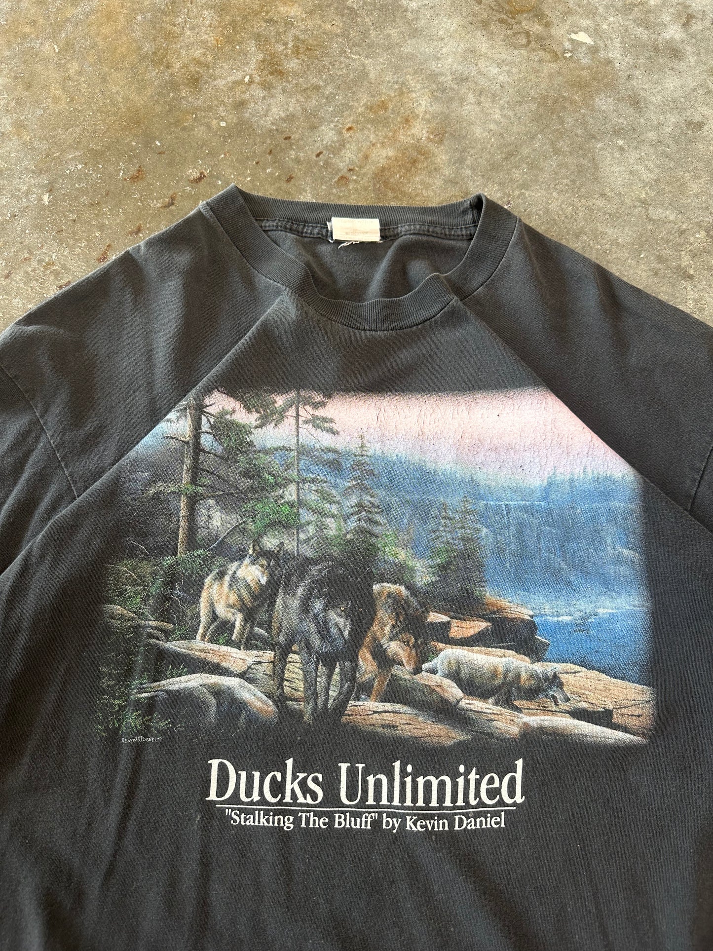 (XL) Vintage Wolves Nature Tee