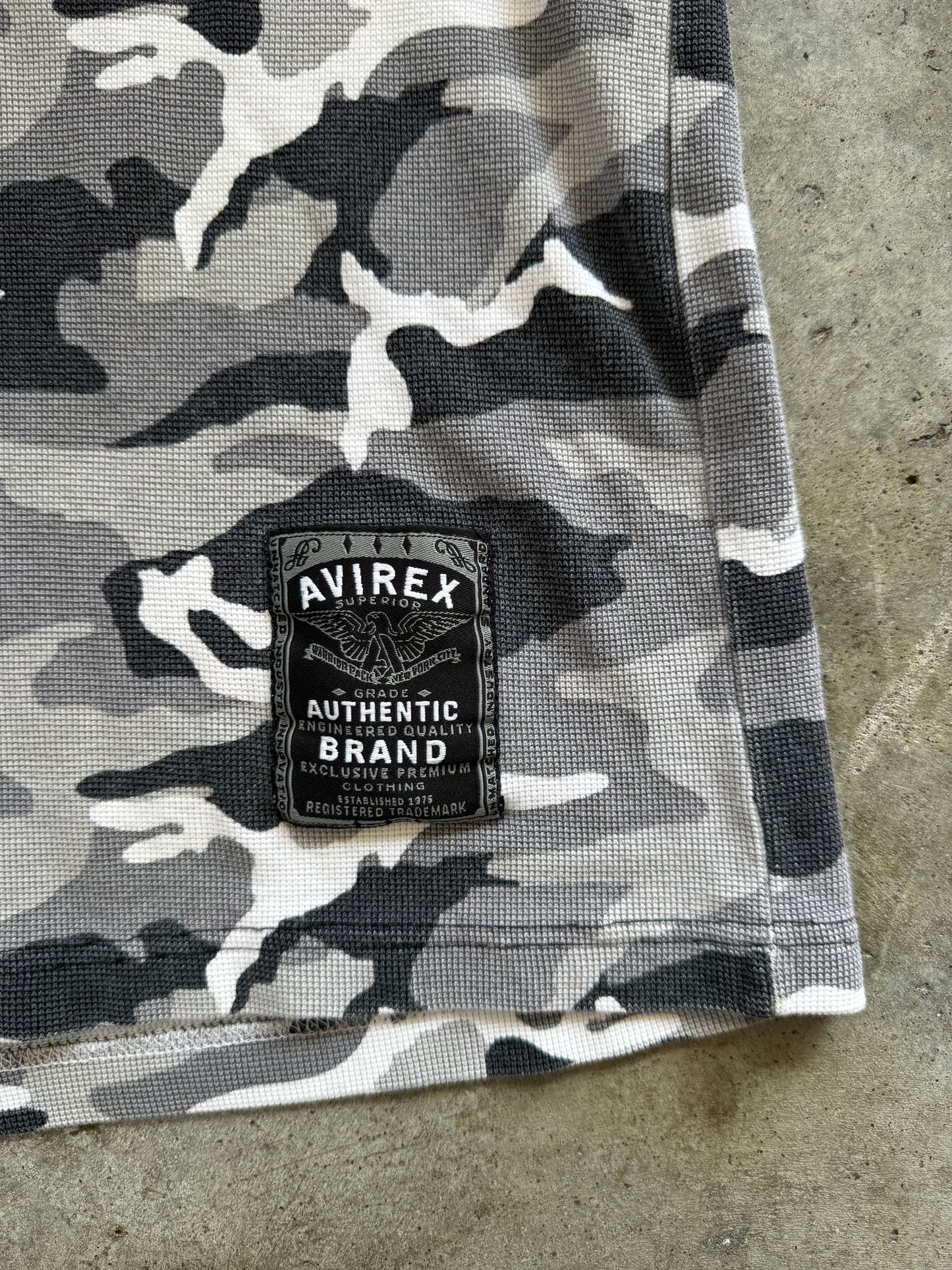 (XL) Vintage Avirex Winte-Camo Thermal Longsleeve