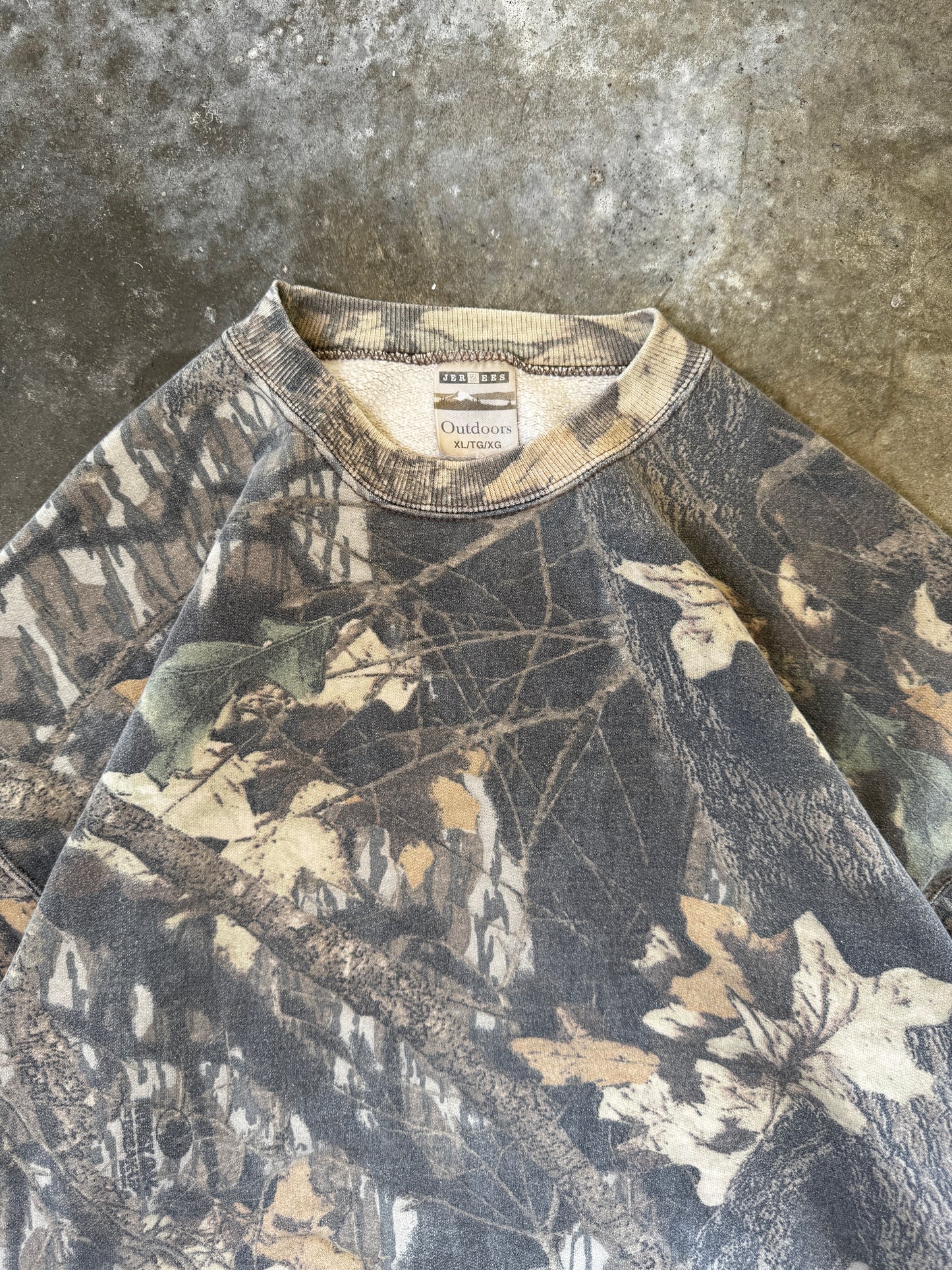 (XL) Vintage Camo Sweatshirt