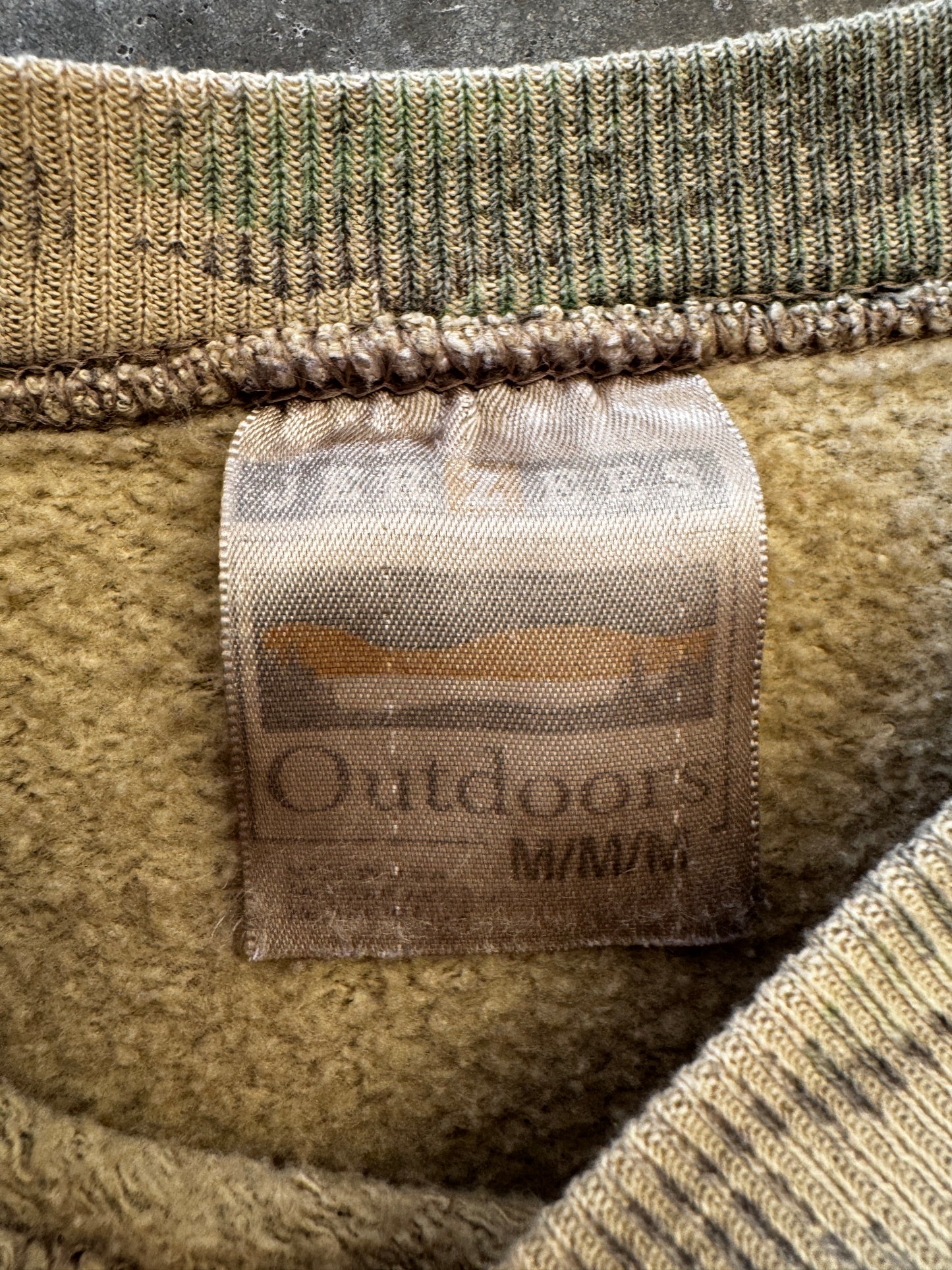 (M) Vintage Camo Sweatshirt