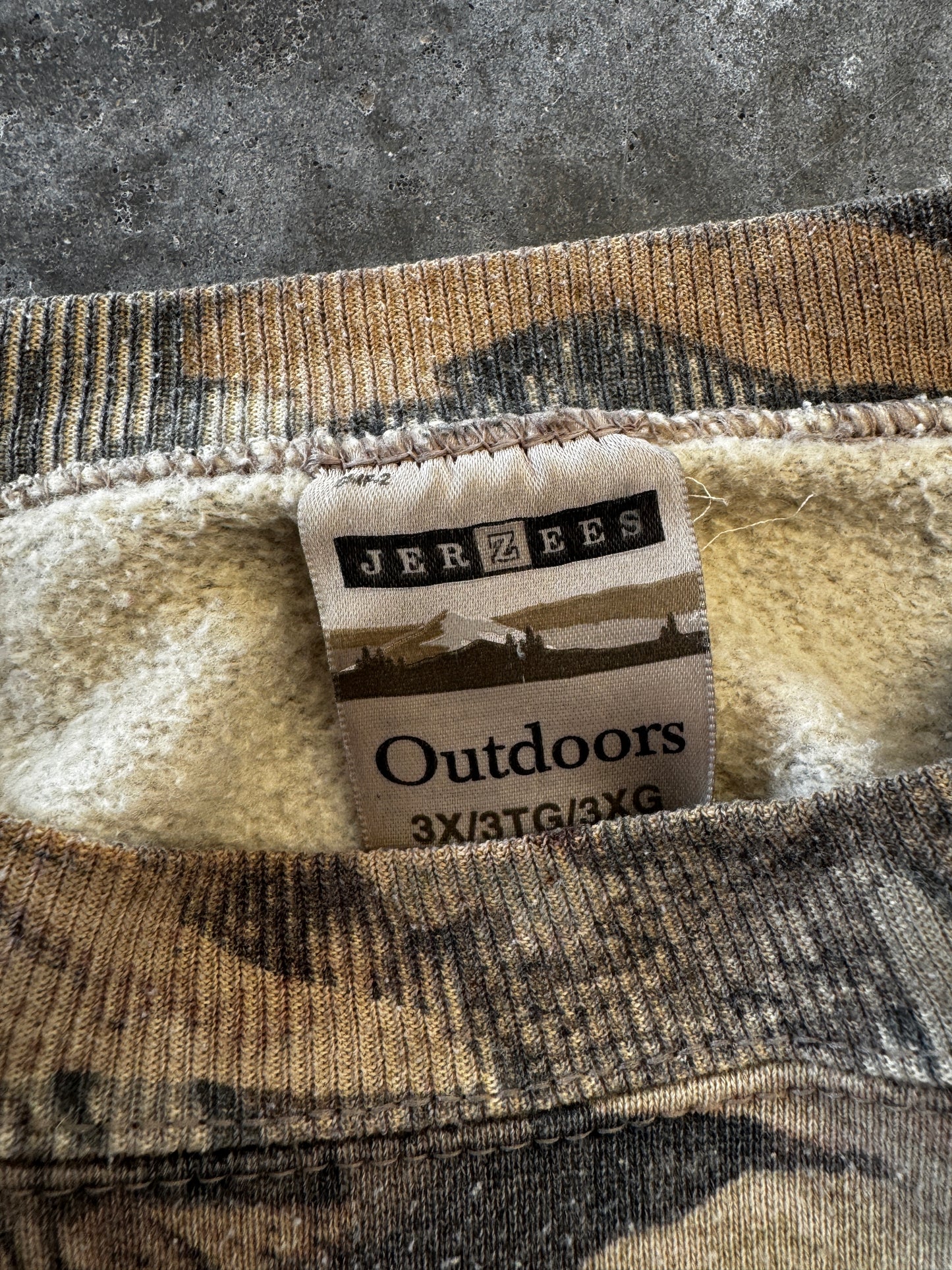 (XXXL) Vintage Camo Sweatshirt