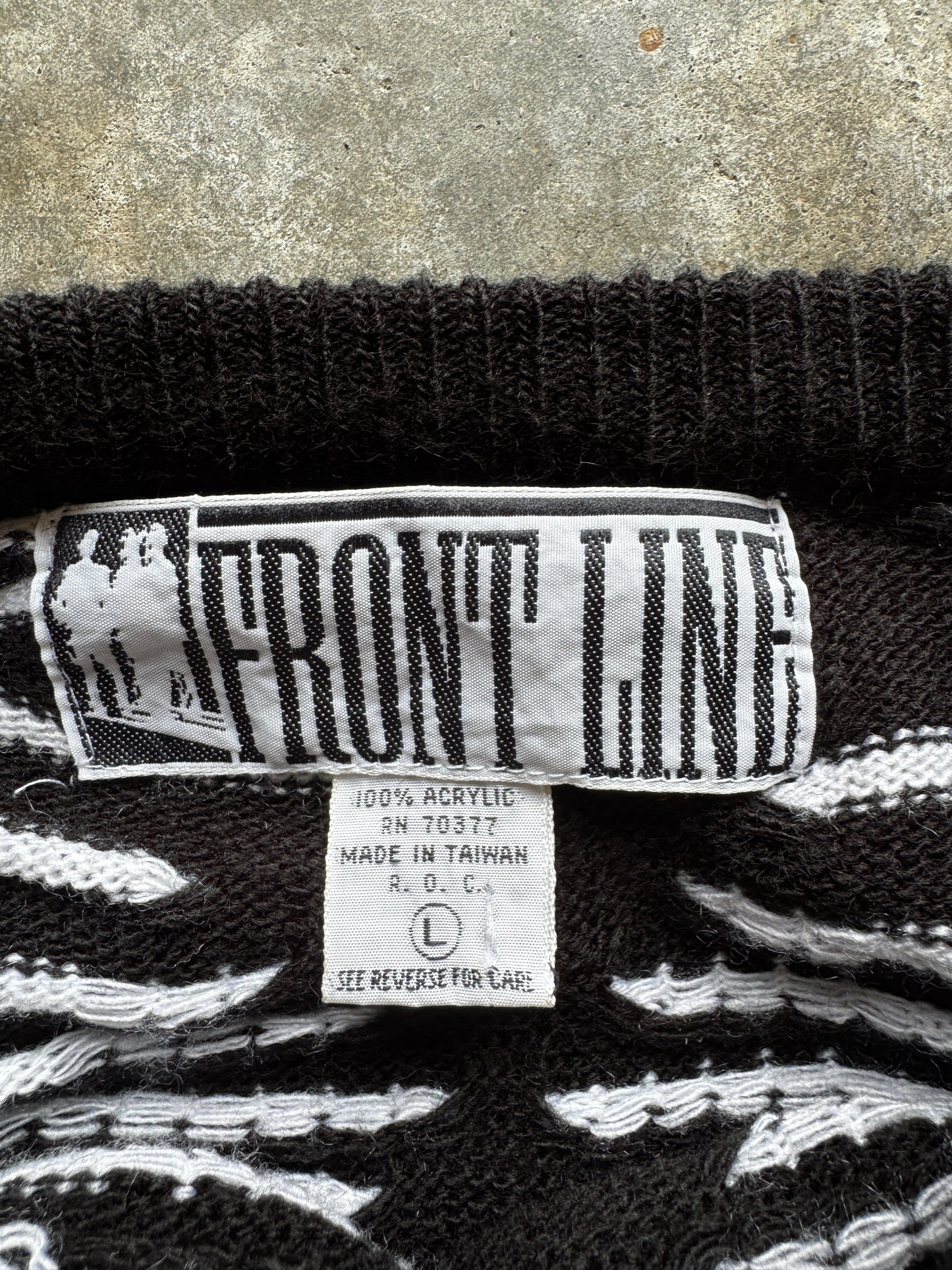 (L) Vintage Front-Line Knit Sweater