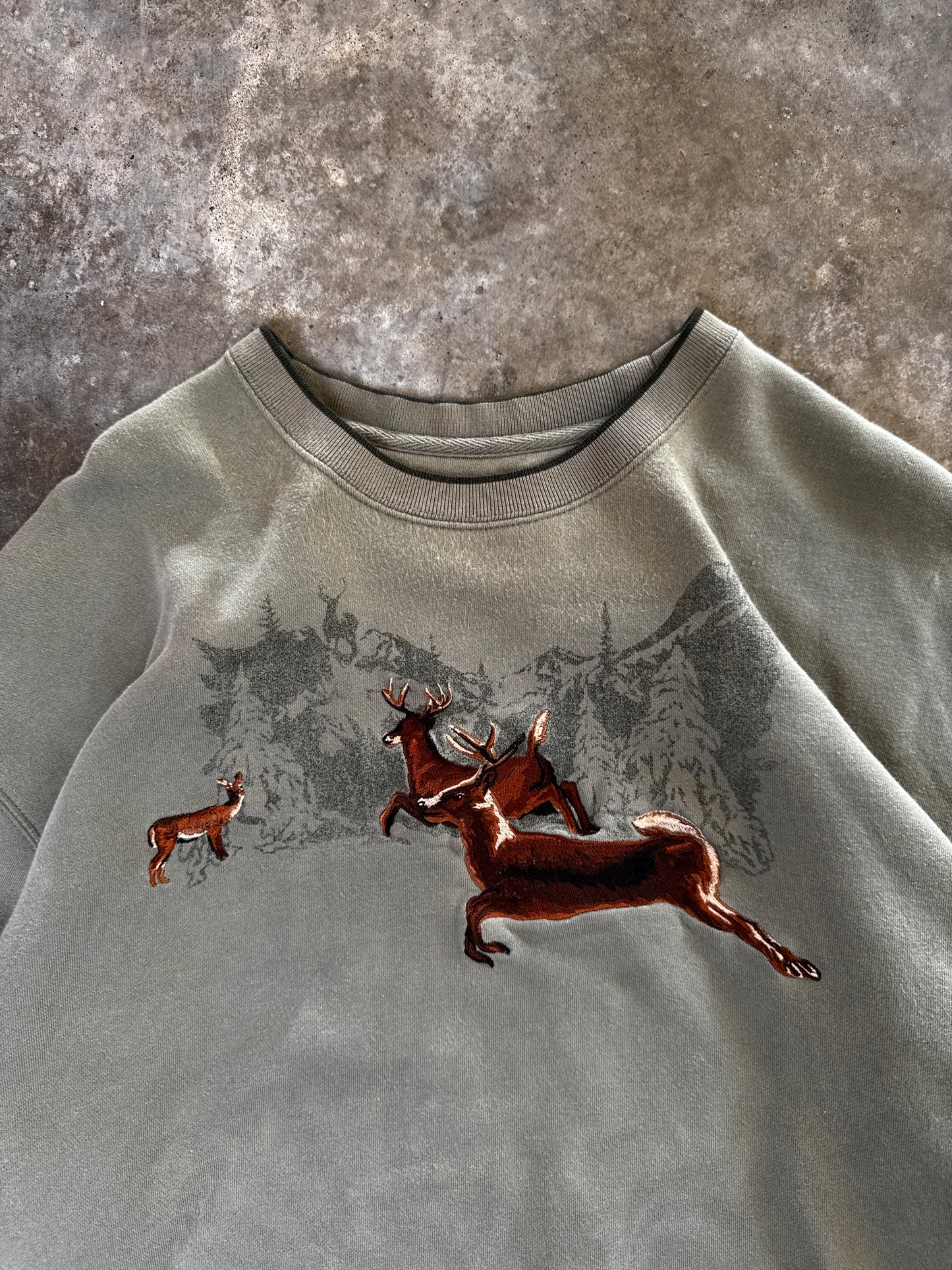 (L) Vintage Deer Sweatshirt