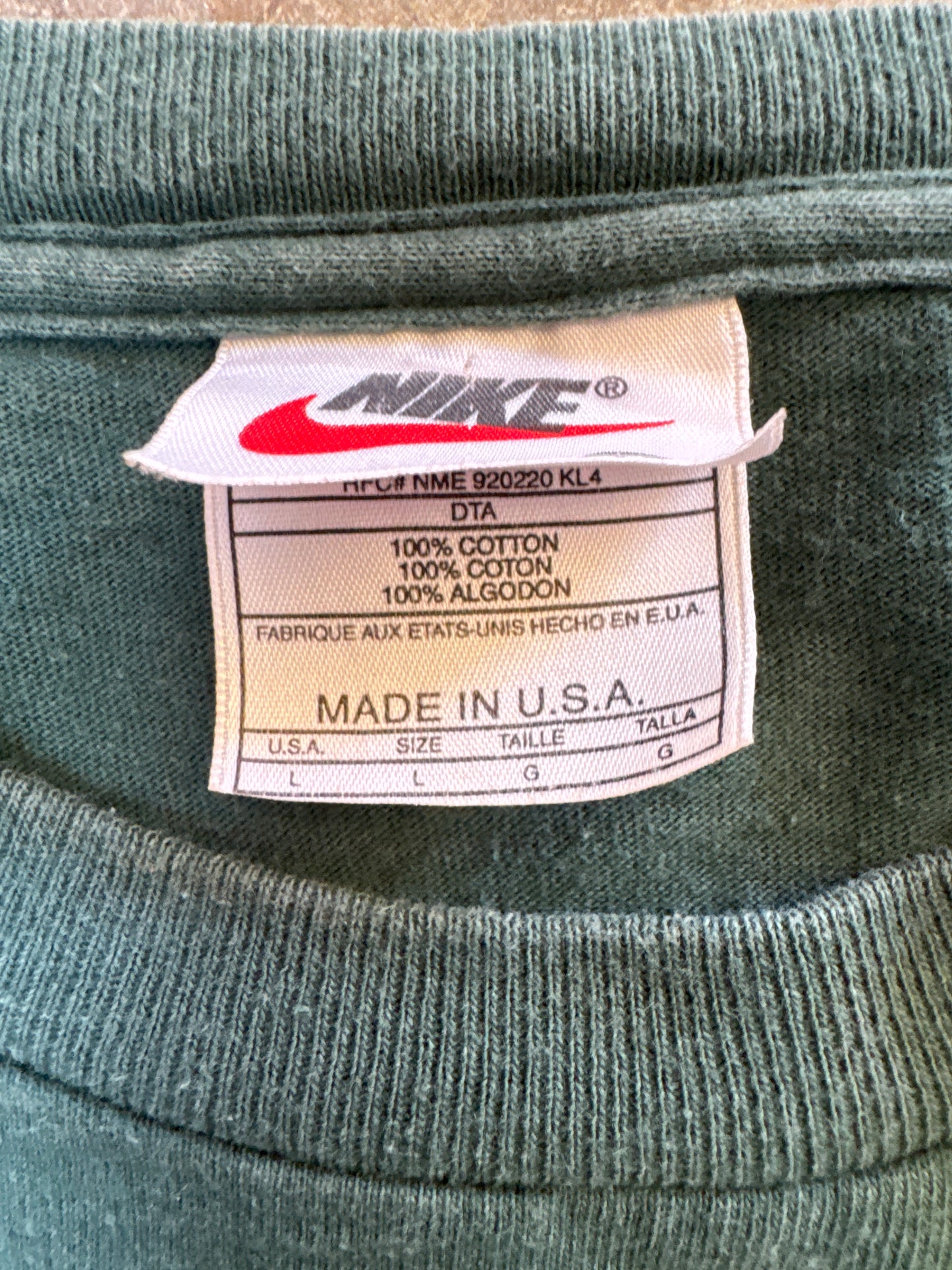 (L) Vintage Nike Tee