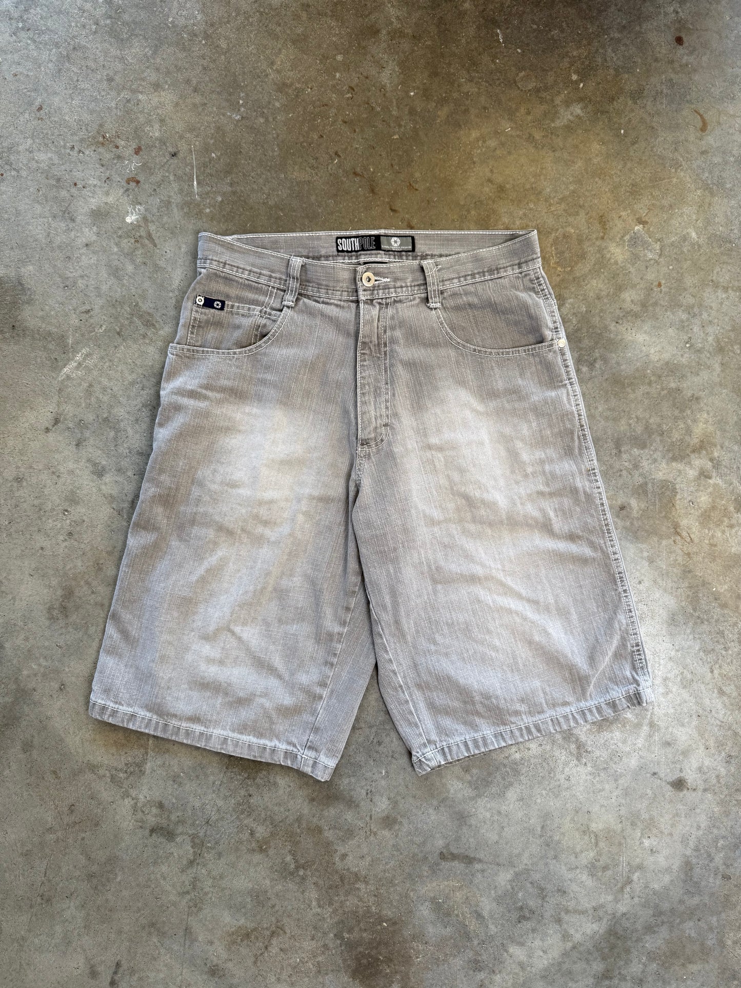 (32) SouthPole Denim Jorts