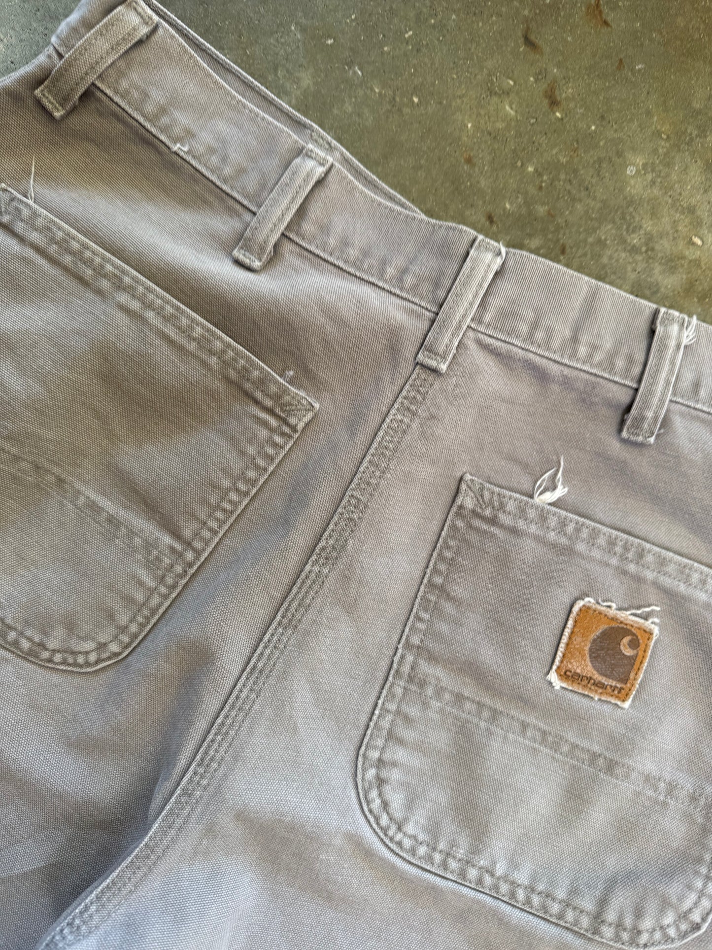 (32) Carhartt Carpenter Shorts