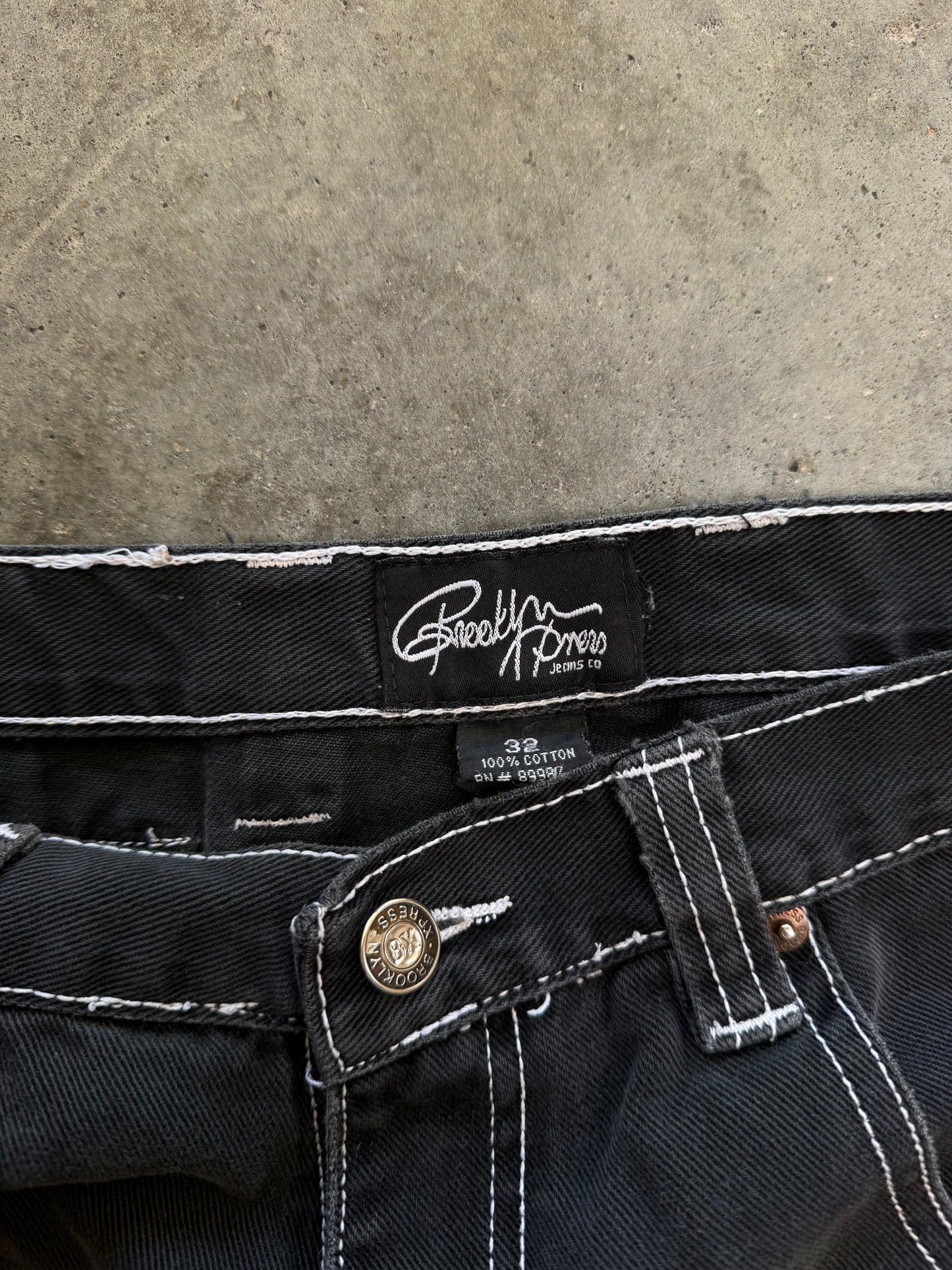 (32) Brooklyn Xpress Denim Jorts