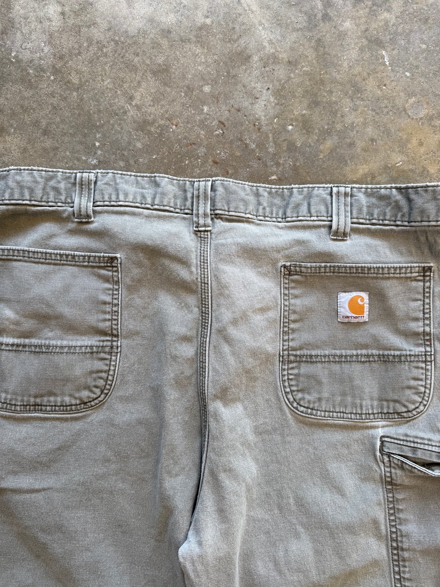 (42) Carhartt Relaxed Fit Shorts