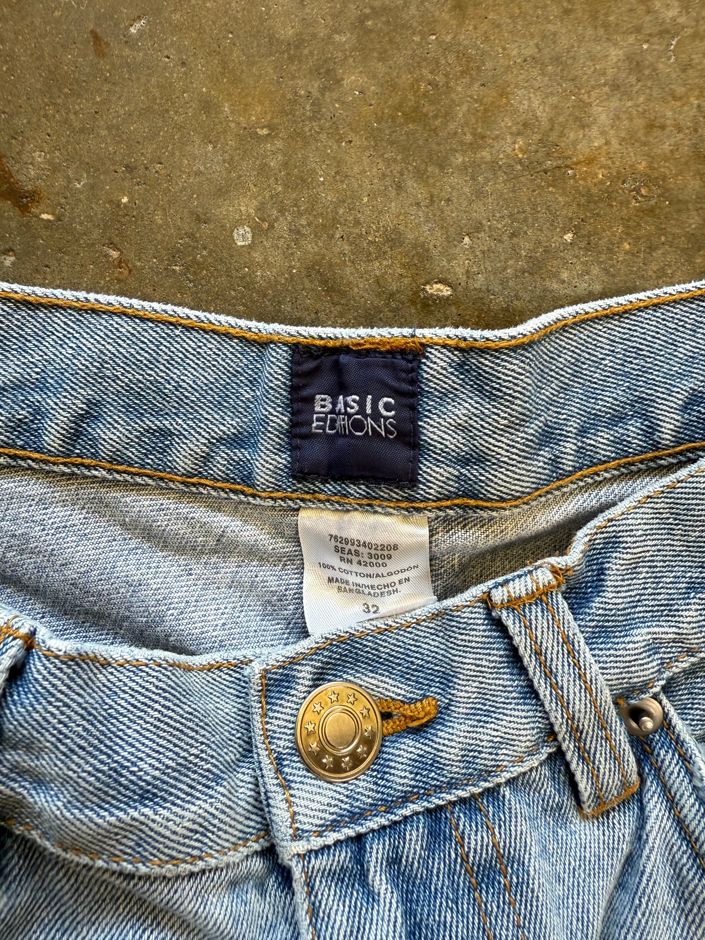 (32) Basic Editions Denim Jorts