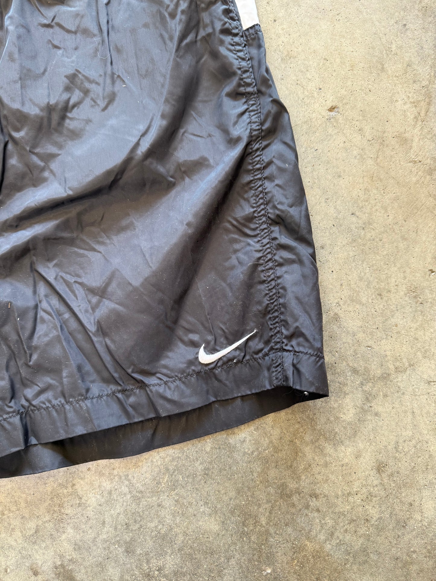 (L) 00s Nike Shorts
