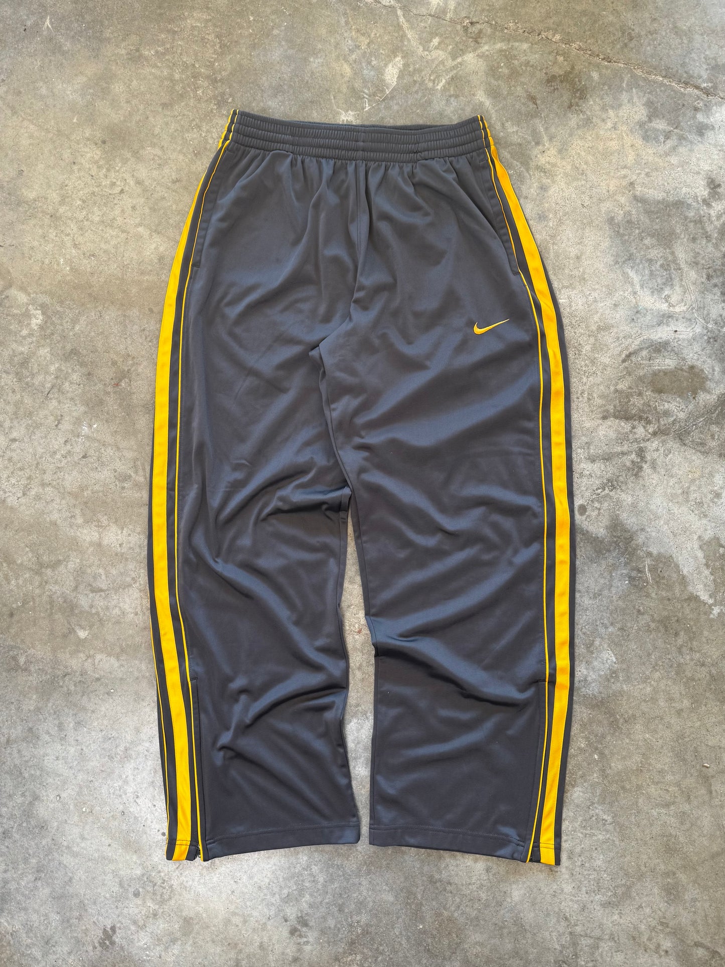 (L) 00s Nike Basketball Sweatpants