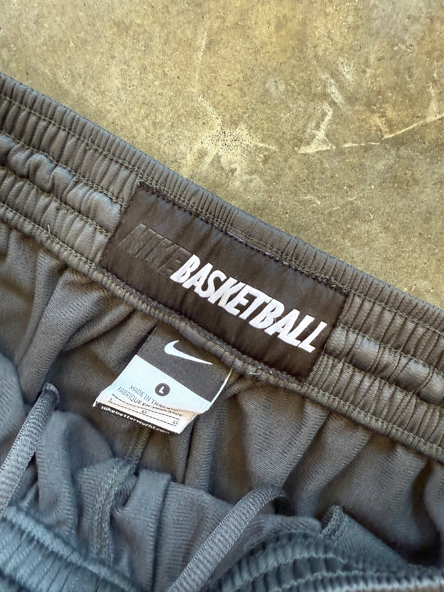 (L) 00s Nike Basketball Sweatpants
