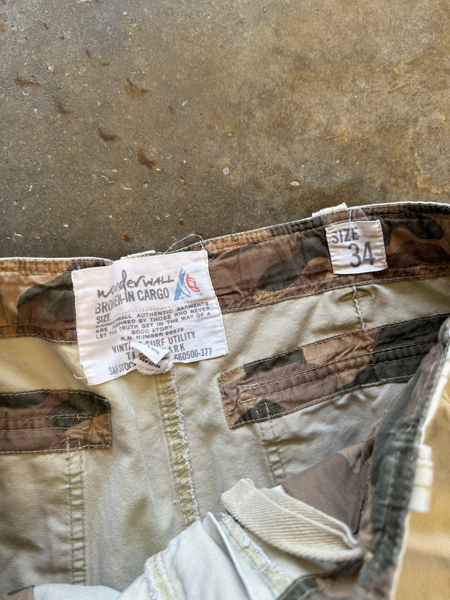 (34) 00s Wonderwall Cargo Shorts