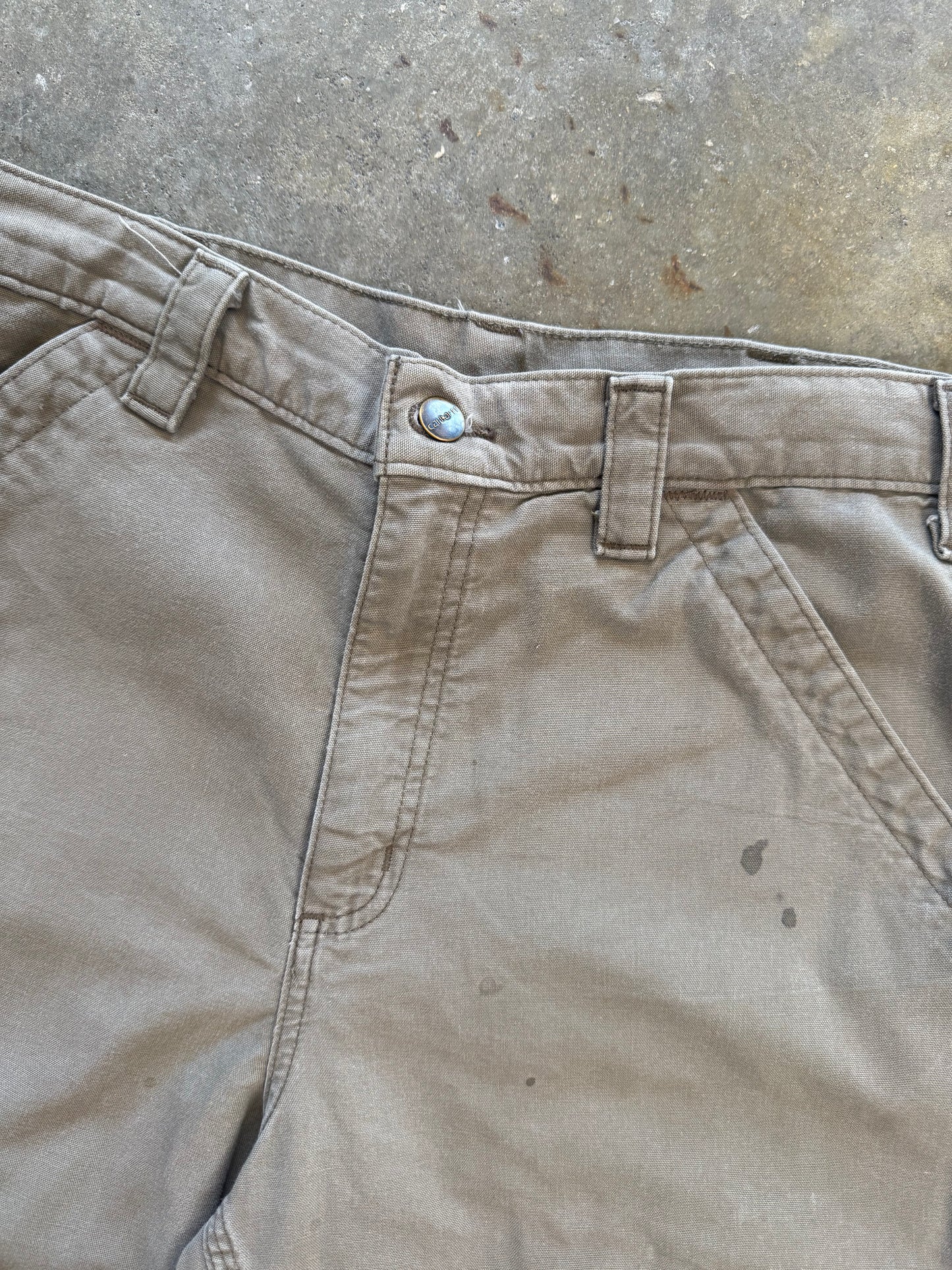 (32) 00s Carhartt Shorts
