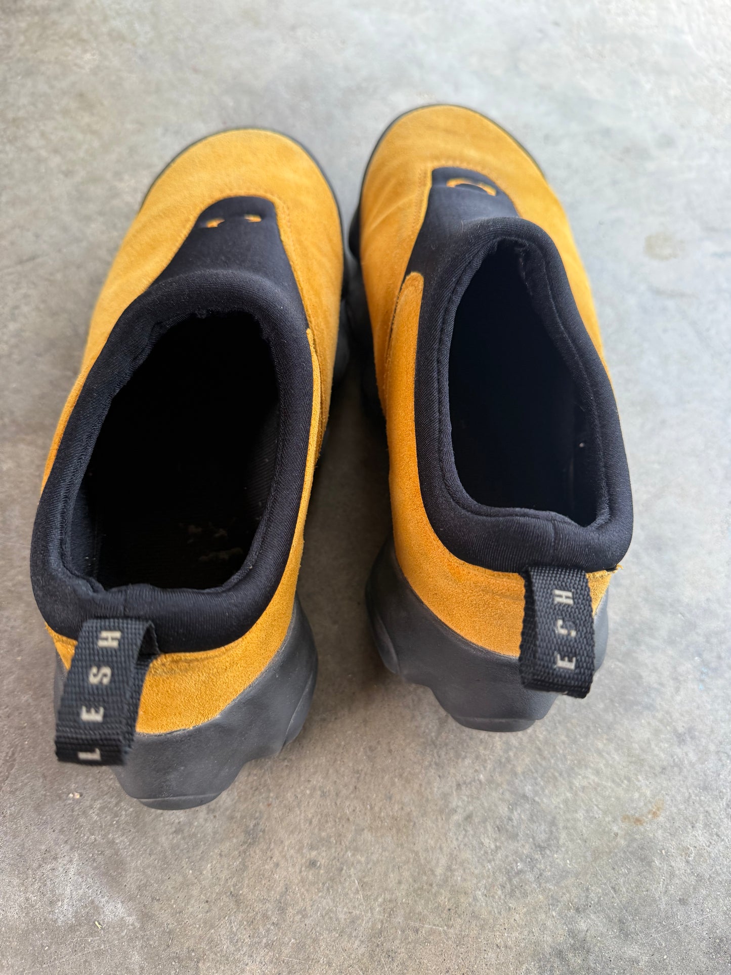 (8) Vintage Oakley Shoes