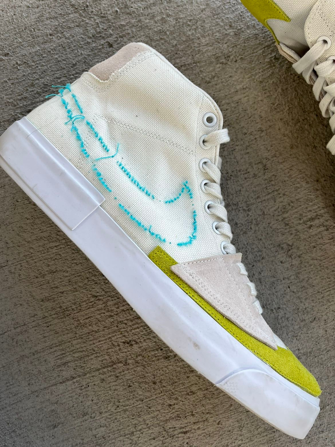 (Mens 12) Nike SB Deconstructed Blazers
