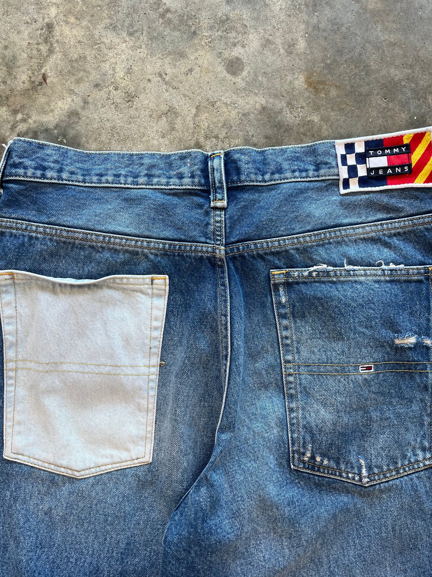 (34 x 32) Tommy Hilfiger Denim Jeans