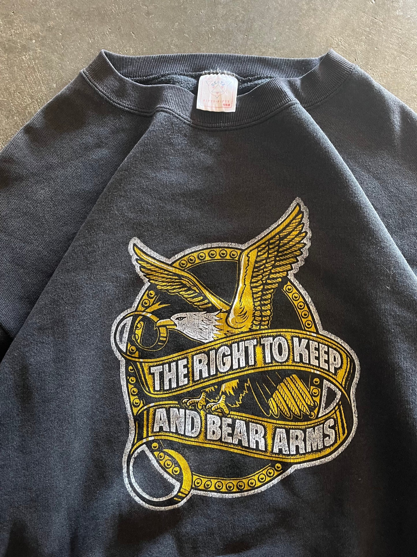 (XL) Vintage 'Bear Arms' Sweatshirt