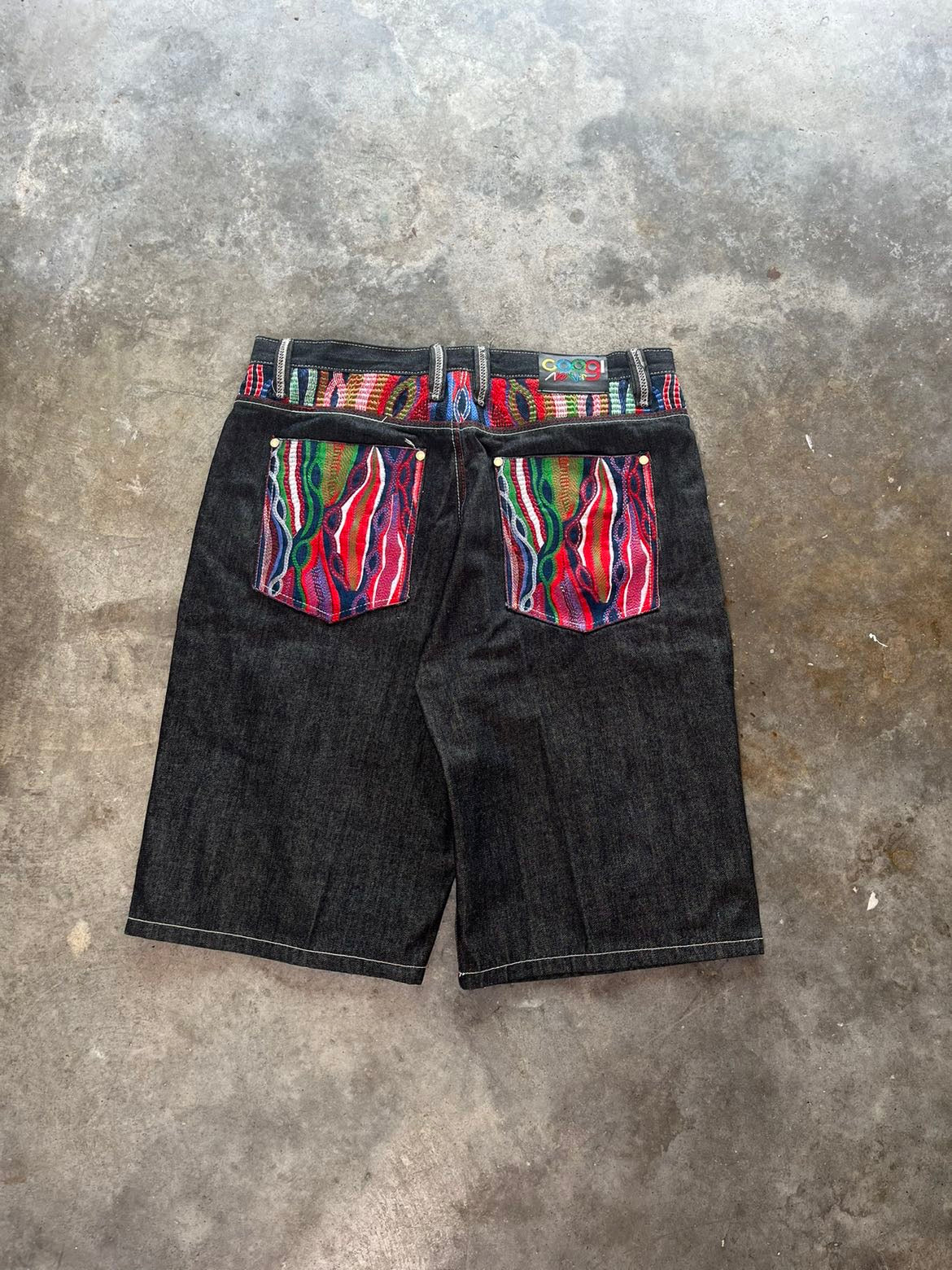 (40) 00s Coogi Jorts